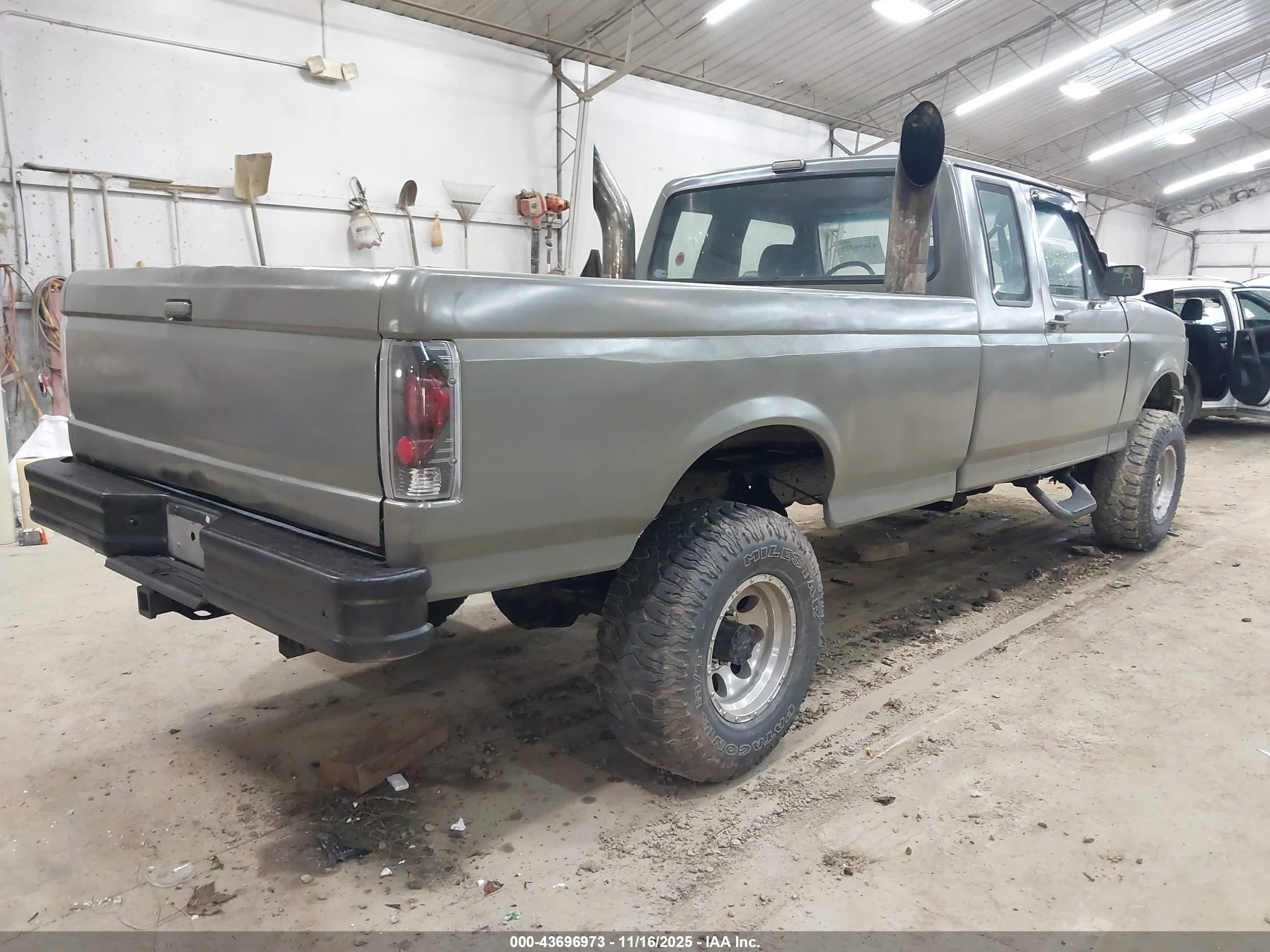 1993 Ford F250   Gray vin: 1FTHX26M5PKA65476