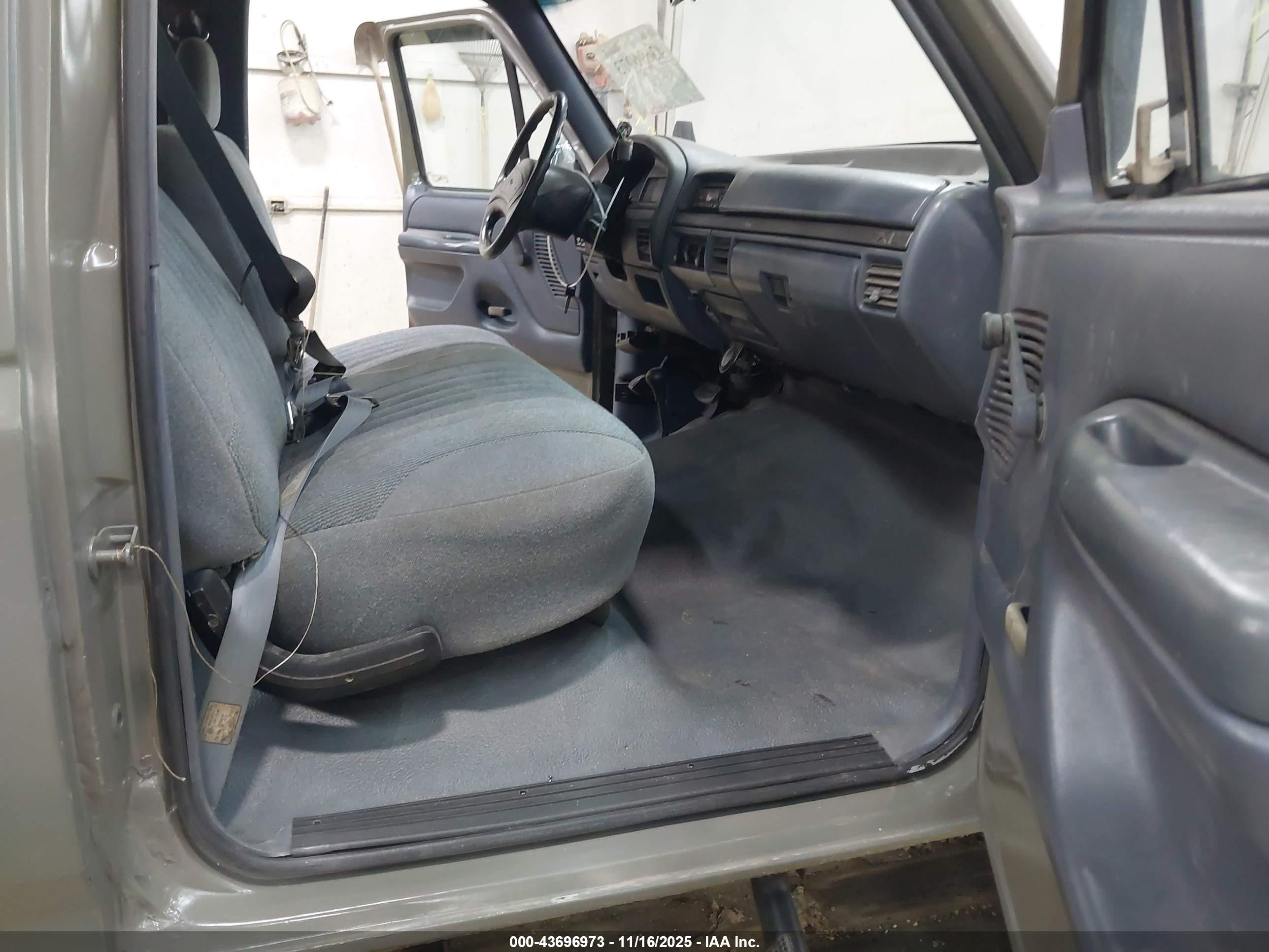 1993 Ford F250   Gray vin: 1FTHX26M5PKA65476