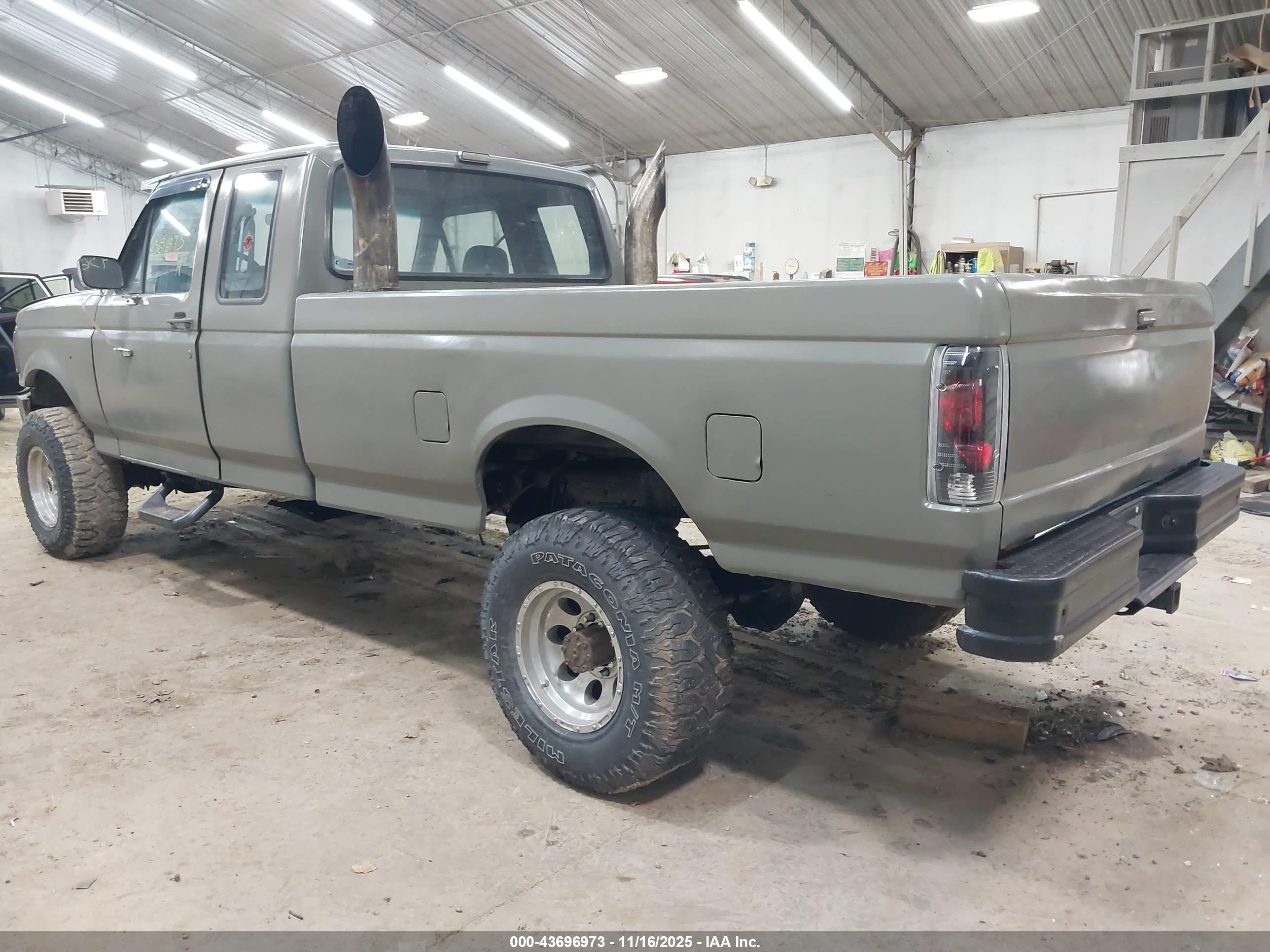 1993 Ford F250   Gray vin: 1FTHX26M5PKA65476