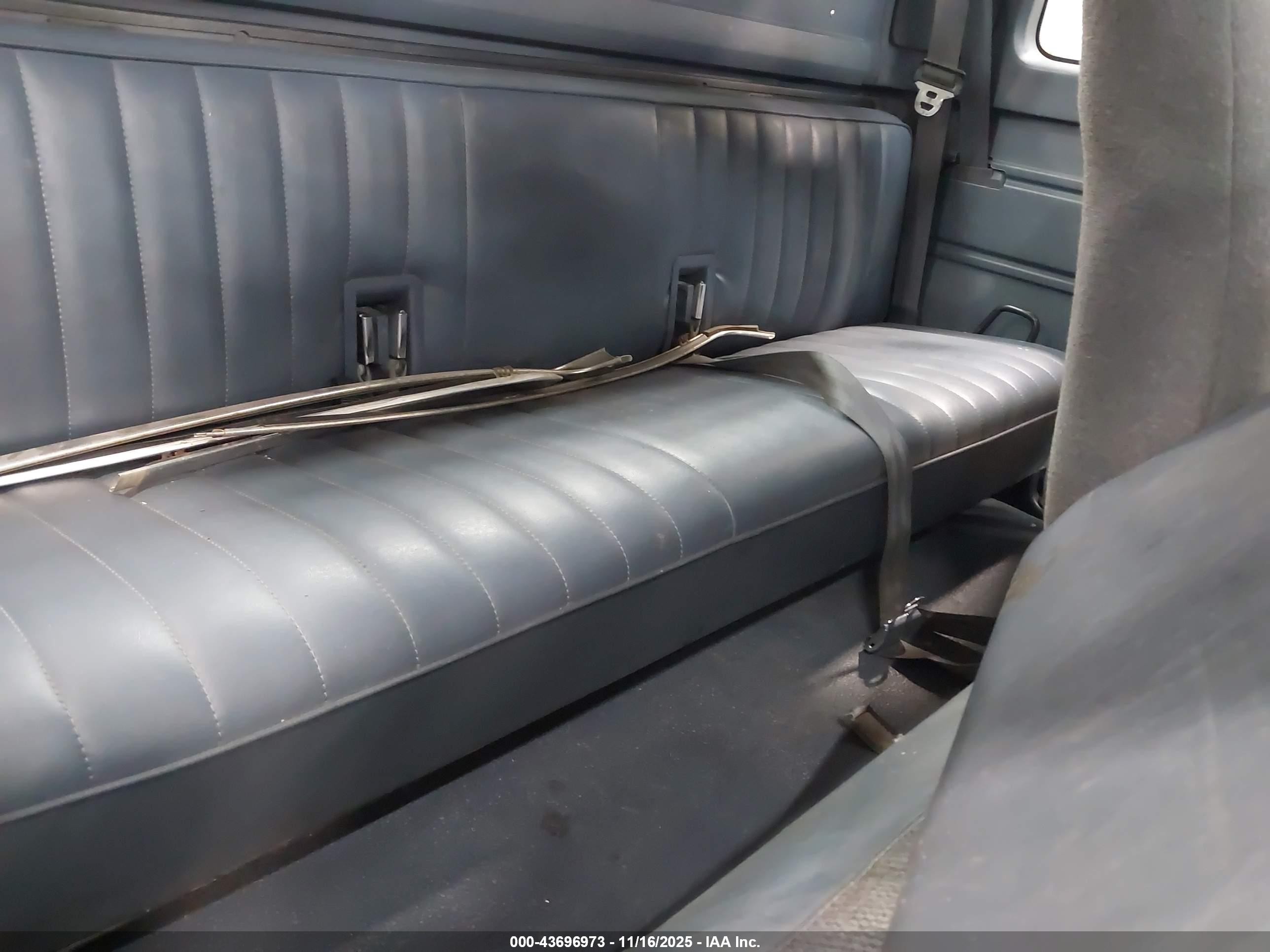 1993 Ford F250   Gray vin: 1FTHX26M5PKA65476