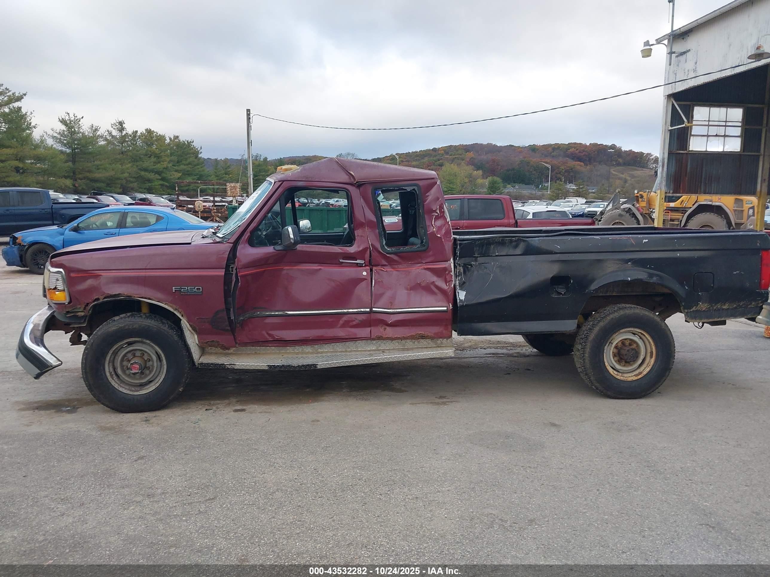 1993 Ford F250   Burgundy vin: 1FTHX26M5PKB47787