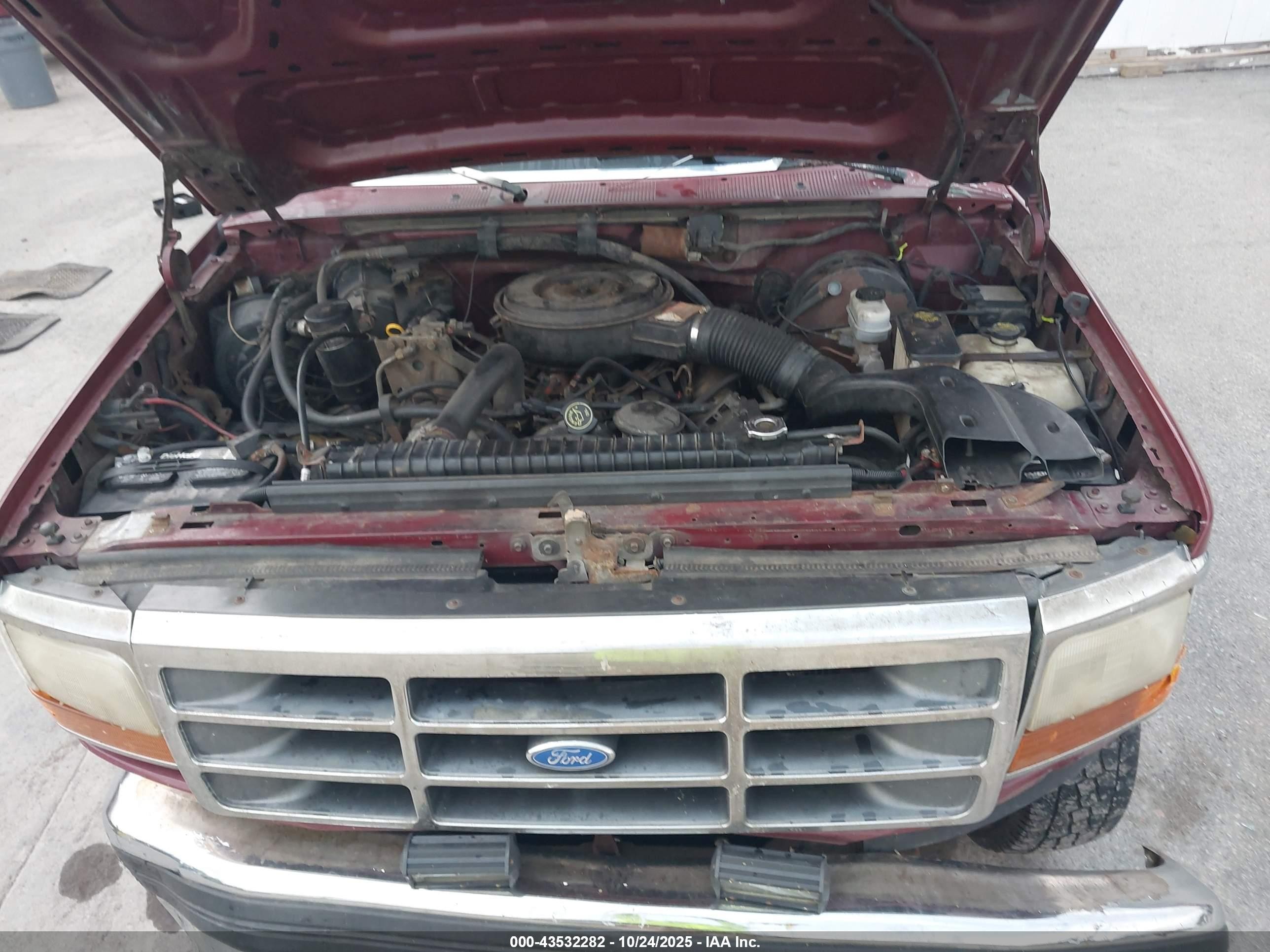1993 Ford F250   Burgundy vin: 1FTHX26M5PKB47787