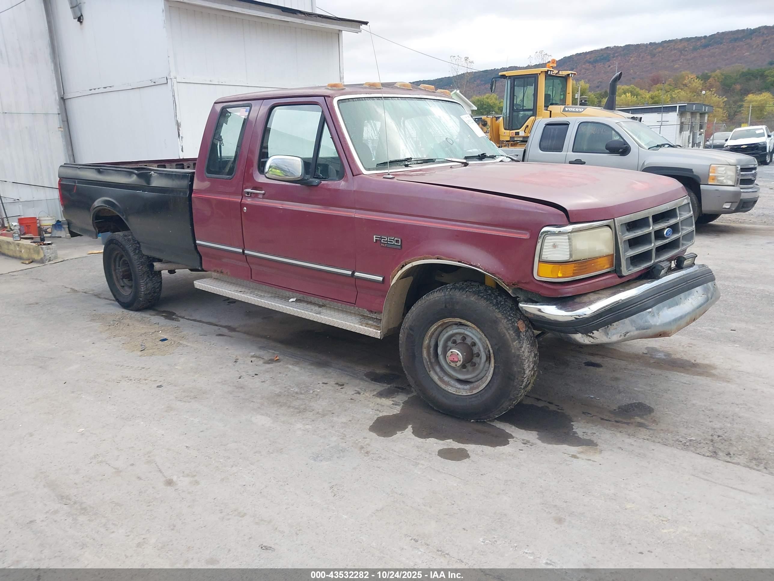 1993 Ford F250   Burgundy vin: 1FTHX26M5PKB47787