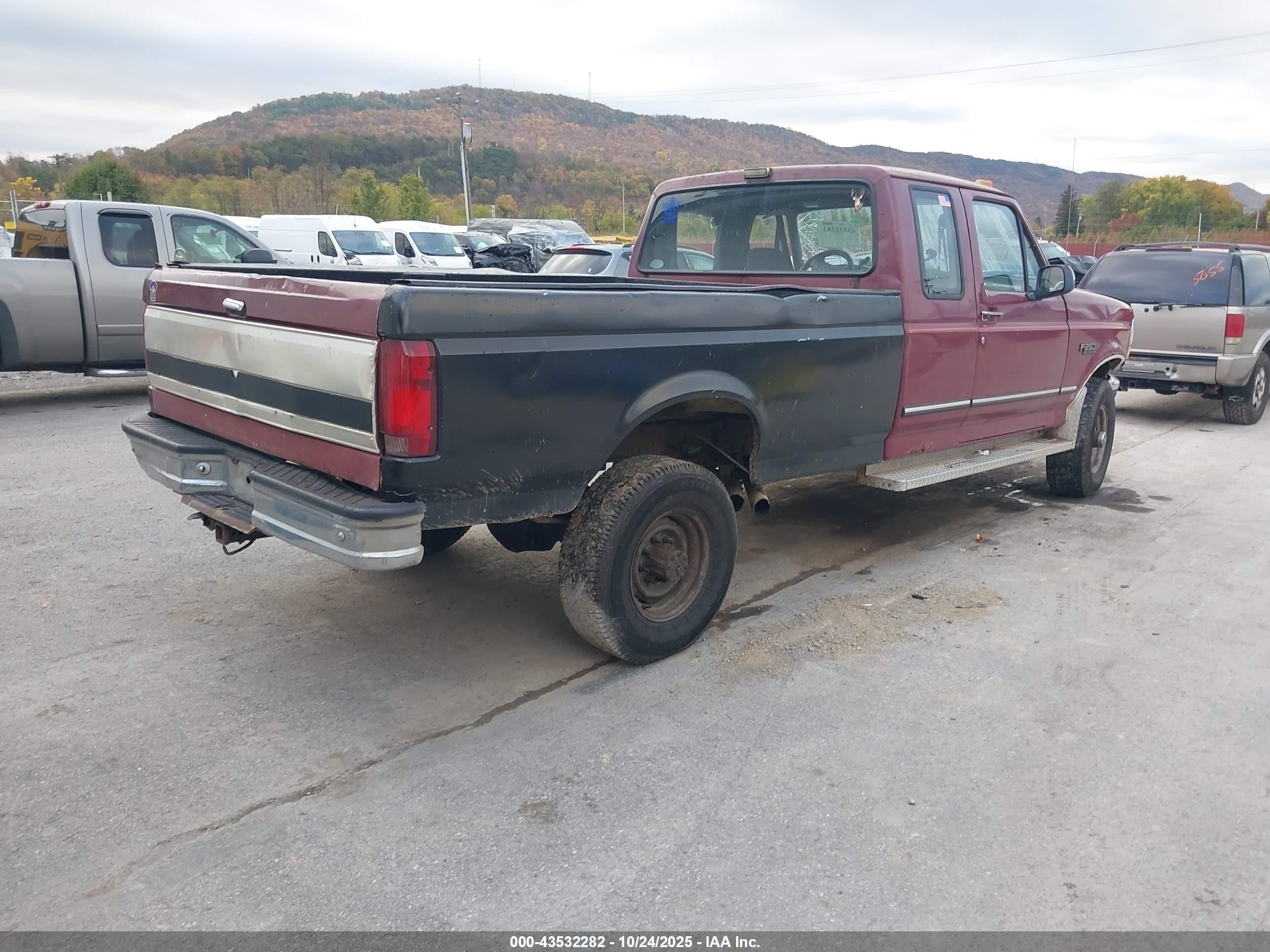 1993 Ford F250   Burgundy vin: 1FTHX26M5PKB47787