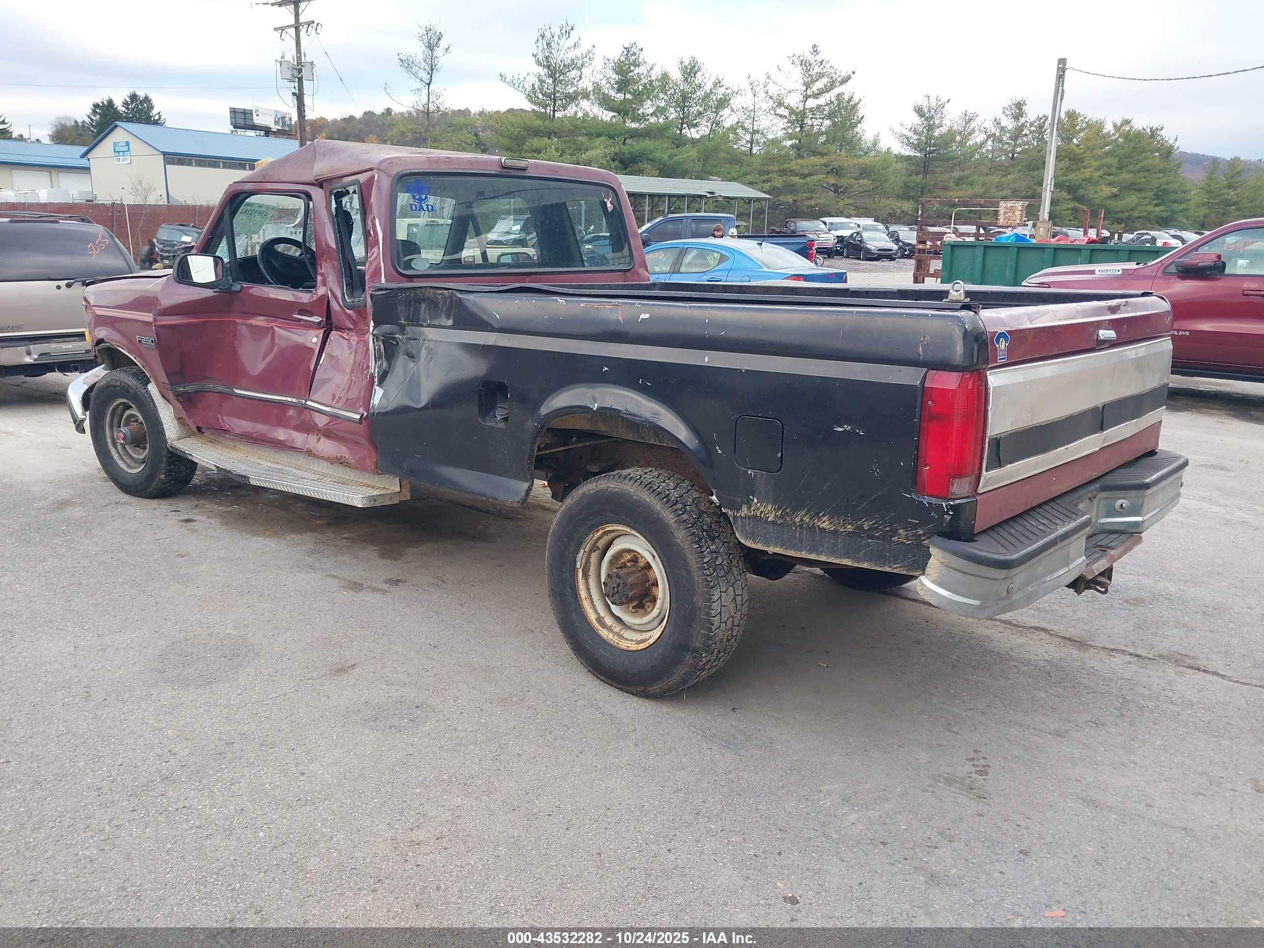 1993 Ford F250   Burgundy vin: 1FTHX26M5PKB47787