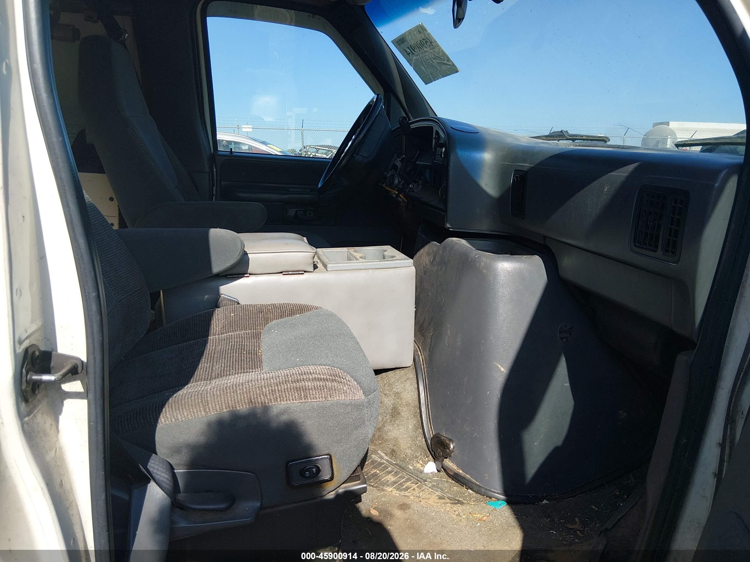 1996 Ford Econoline E350 Van White vin: 1FTJE34F6THA05635