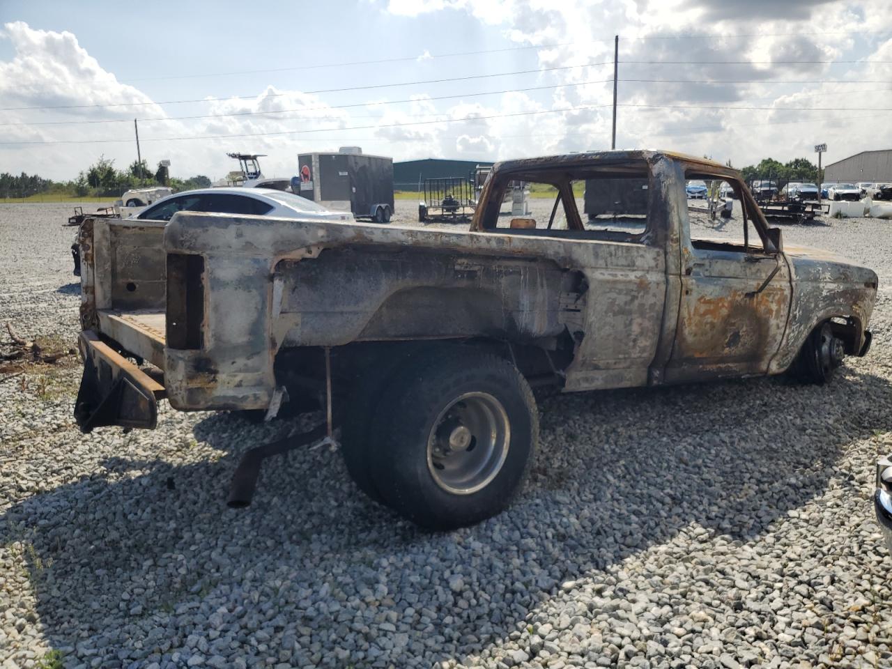 1981 Ford F350 Burn vin: 1FTJF35G6BPA18359