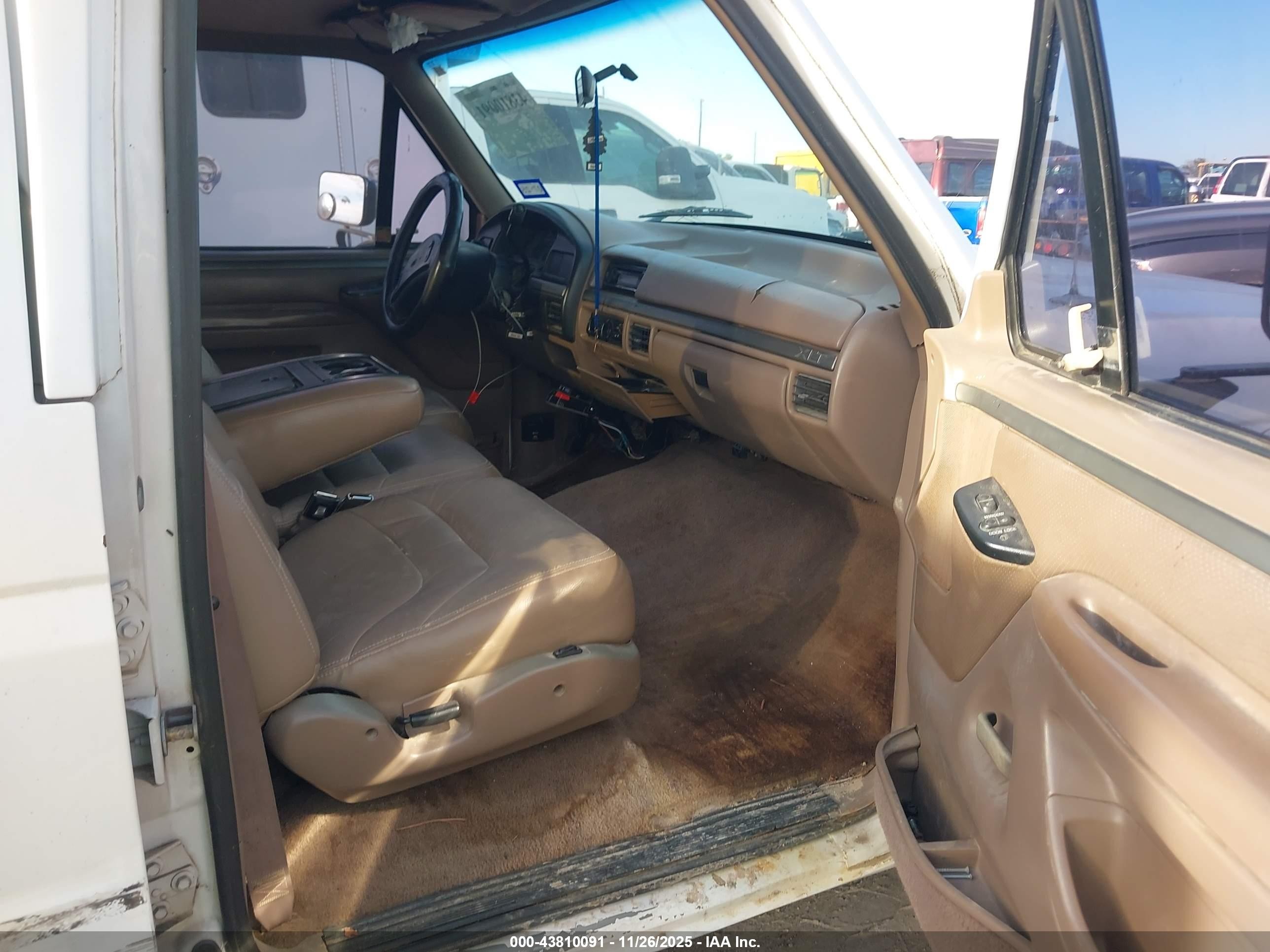 1995 Ford F350   Белый vin: 1FTJW35F1SEA71098