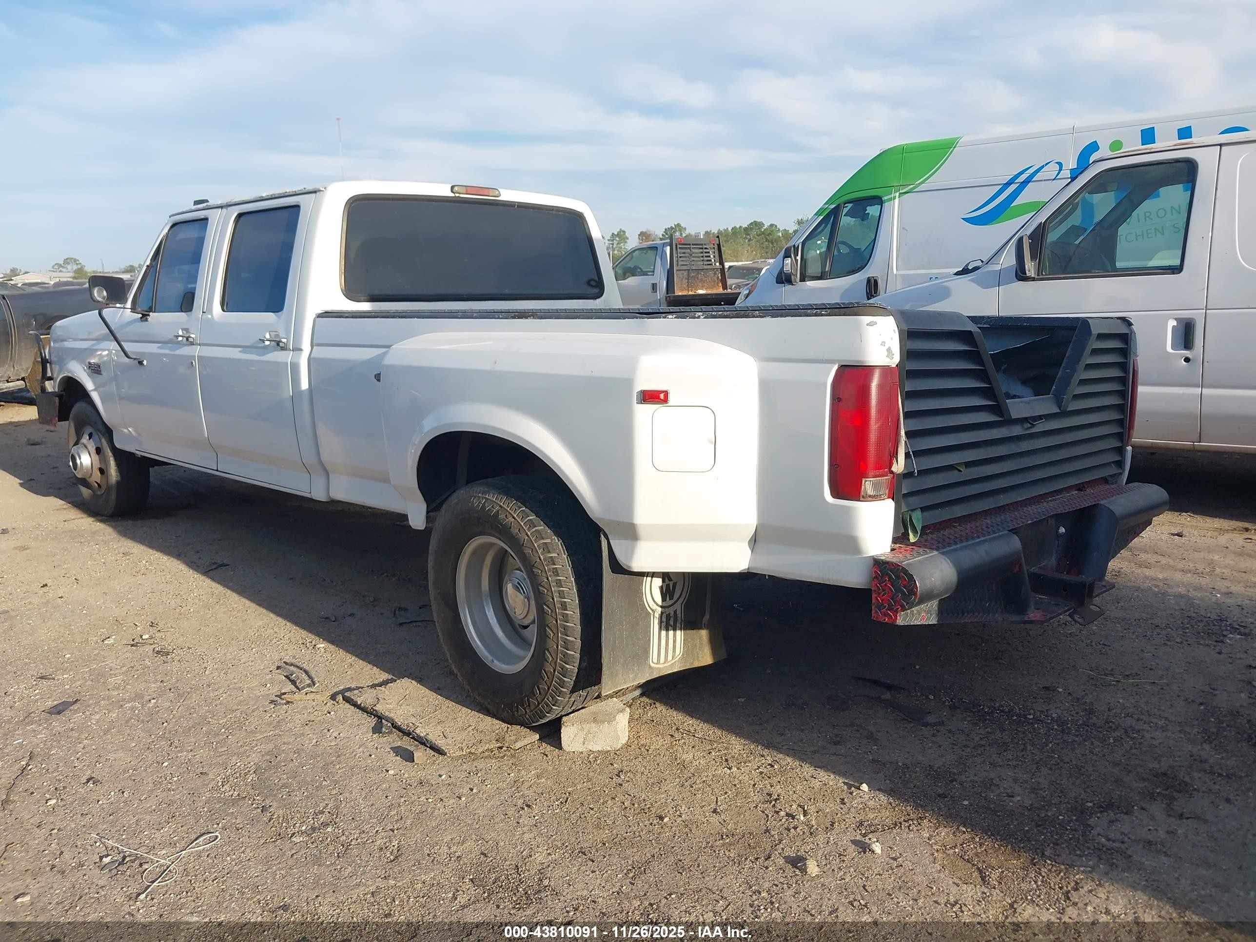 1995 Ford F350   Белый vin: 1FTJW35F1SEA71098