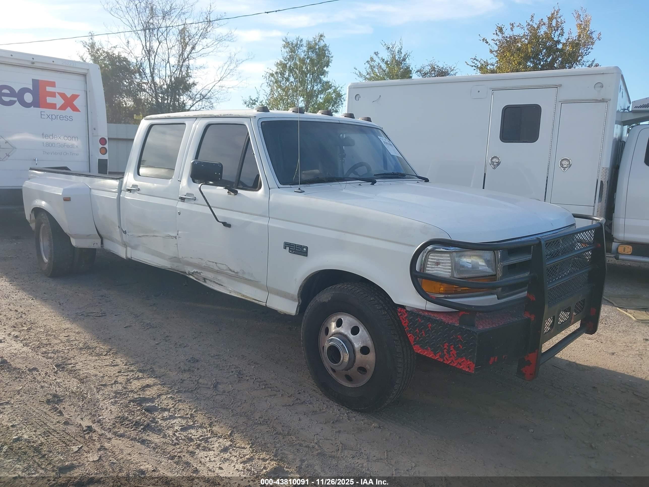 1995 Ford F350   Белый vin: 1FTJW35F1SEA71098