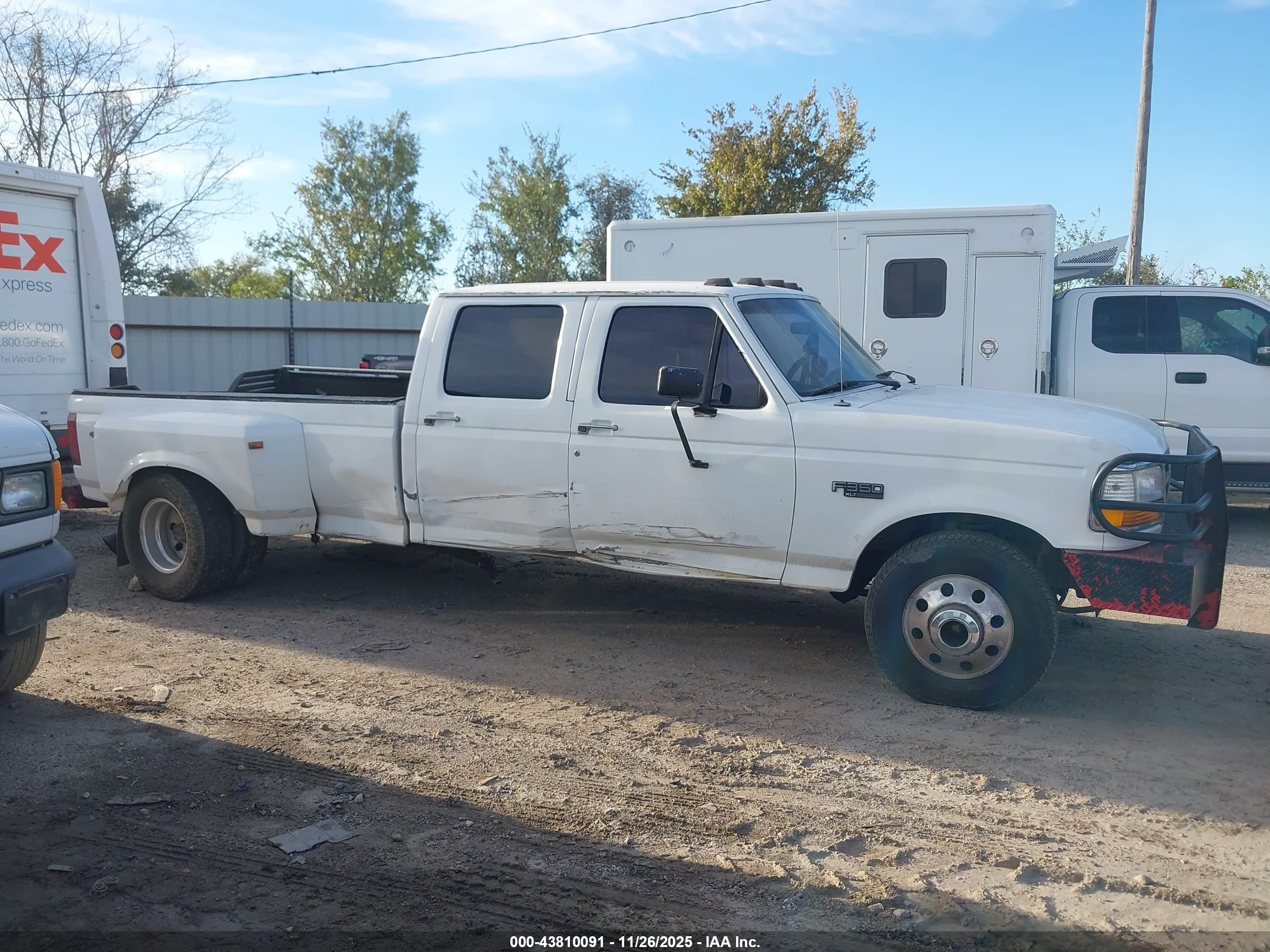1995 Ford F350   Белый vin: 1FTJW35F1SEA71098