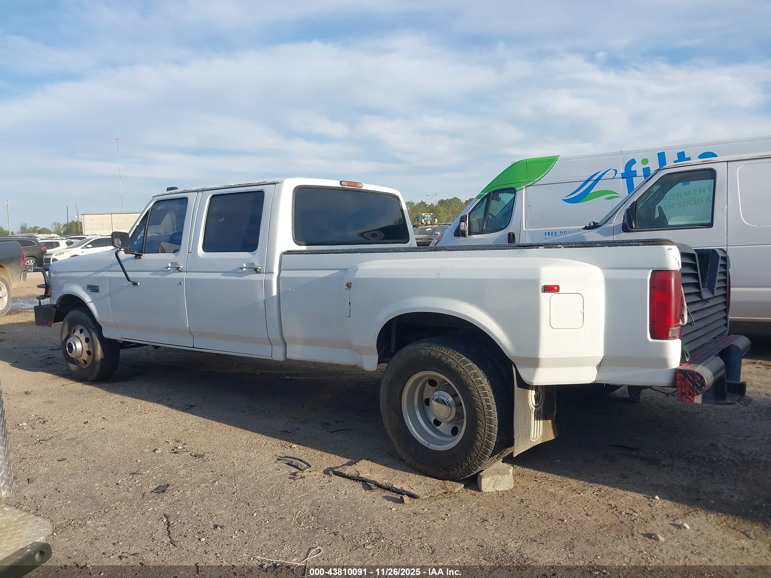 1995 Ford F350   Белый vin: 1FTJW35F1SEA71098