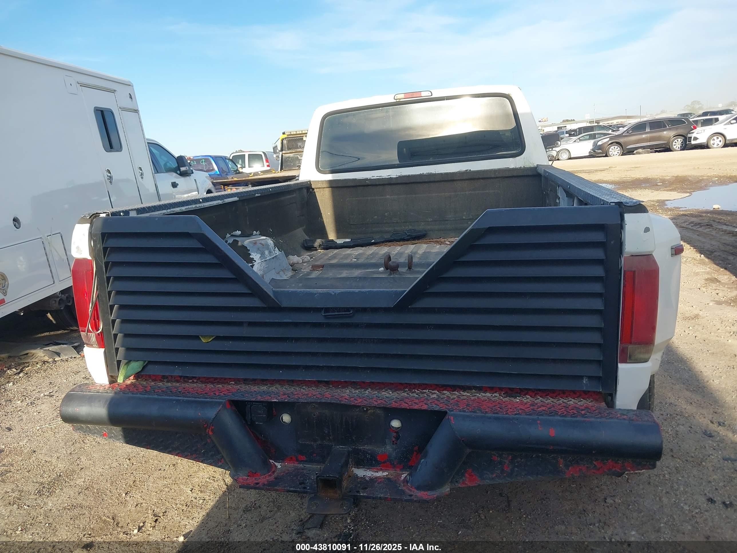 1995 Ford F350   Белый vin: 1FTJW35F1SEA71098