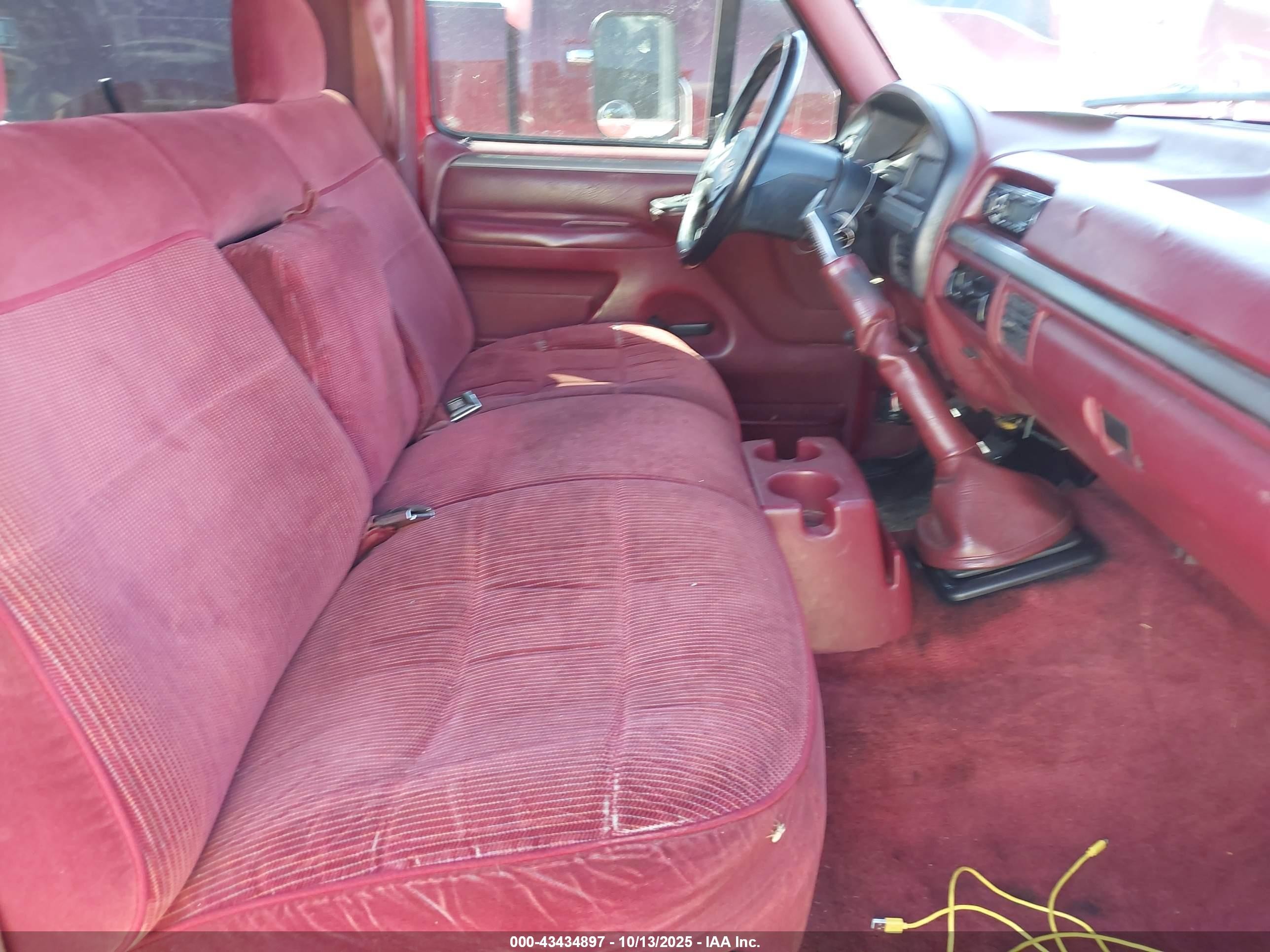 1995 Ford F350   Red vin: 1FTJW35F2SEA11220