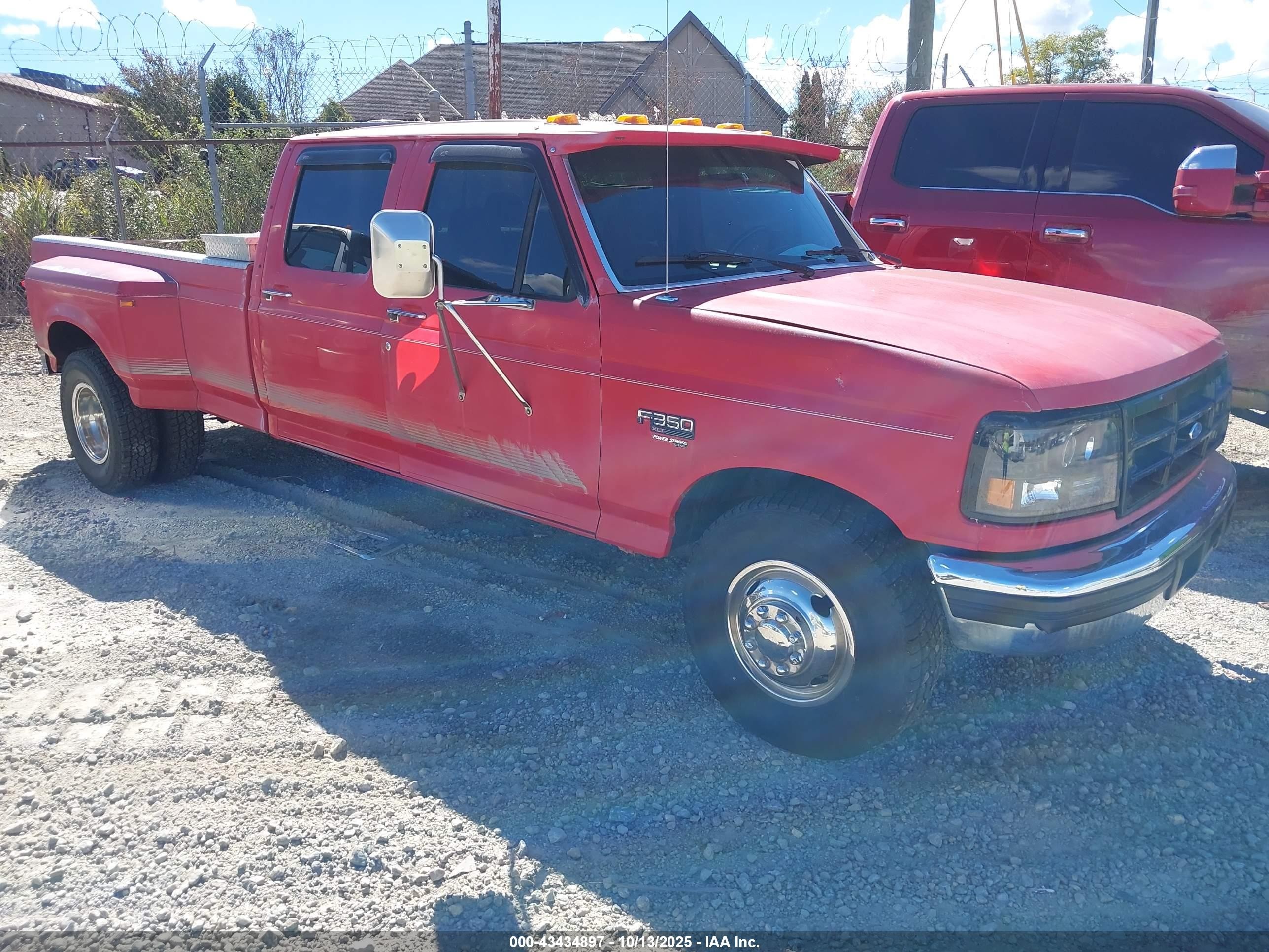 1995 Ford F350   Red vin: 1FTJW35F2SEA11220