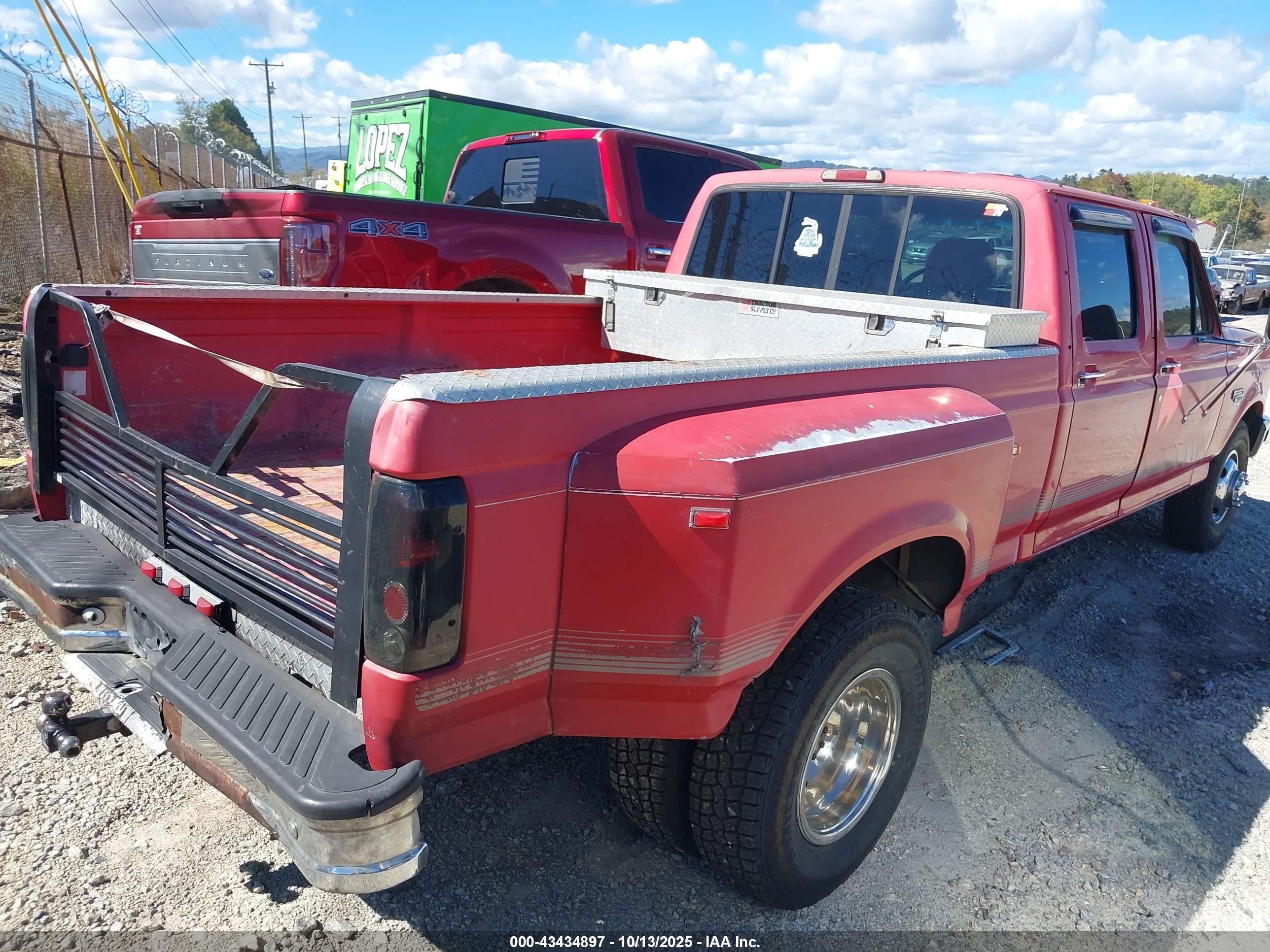 1995 Ford F350   Red vin: 1FTJW35F2SEA11220