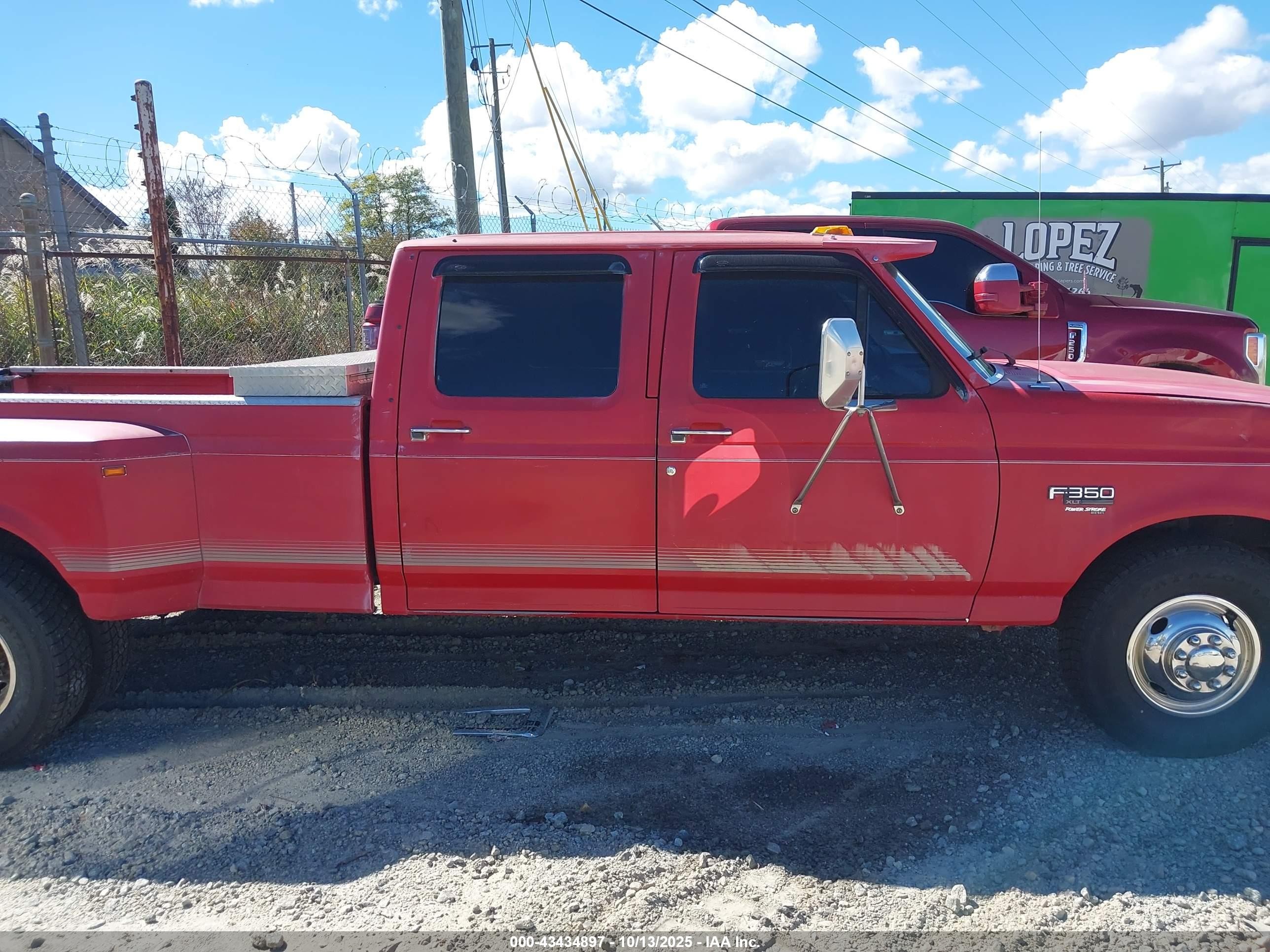 1995 Ford F350   Red vin: 1FTJW35F2SEA11220