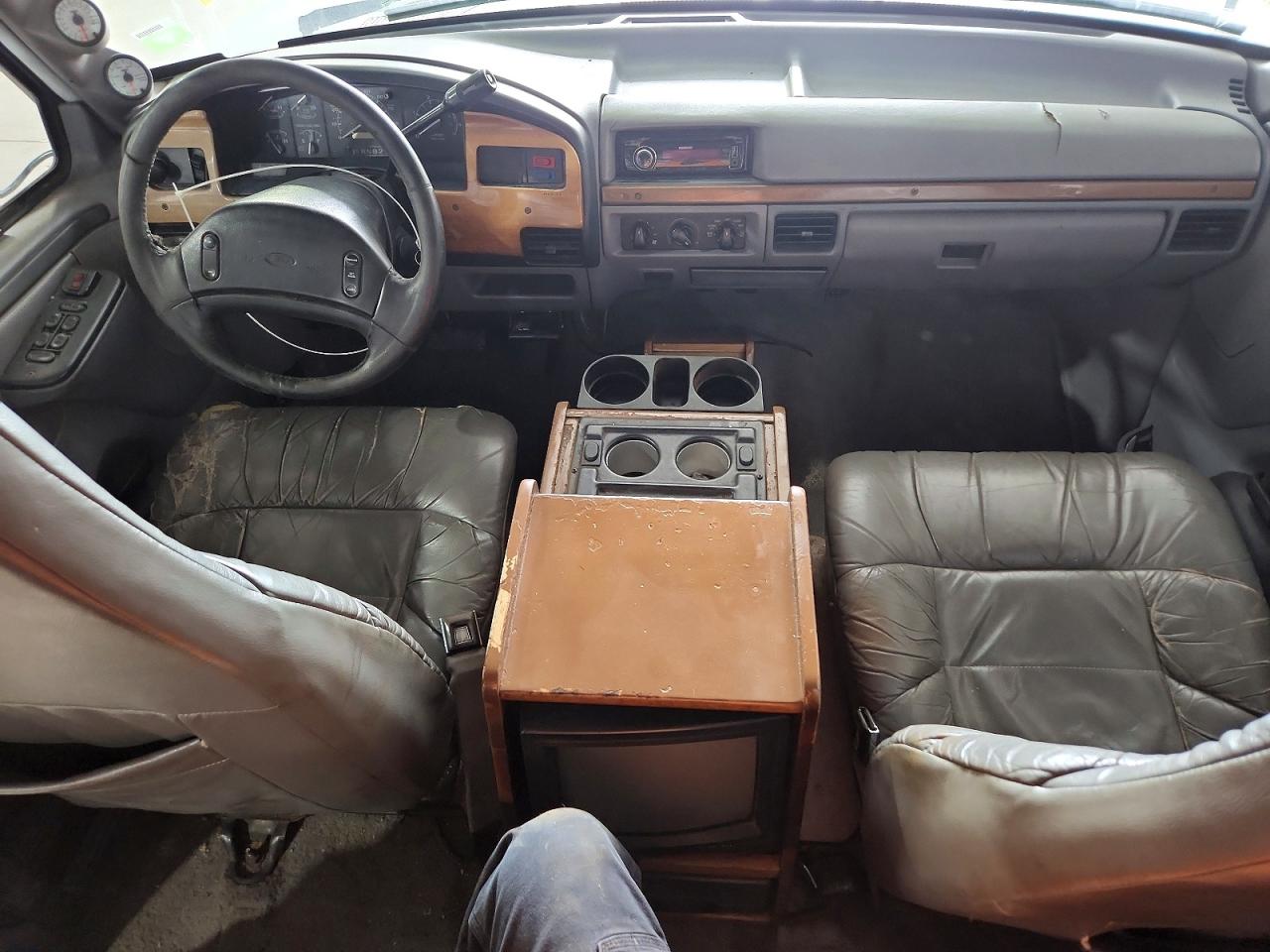 1996 Ford F350 White vin: 1FTJW35F3TEB52489