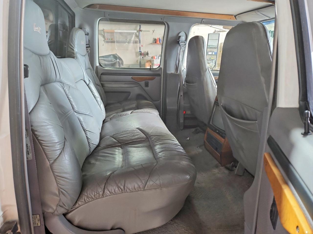 1996 Ford F350 White vin: 1FTJW35F3TEB52489