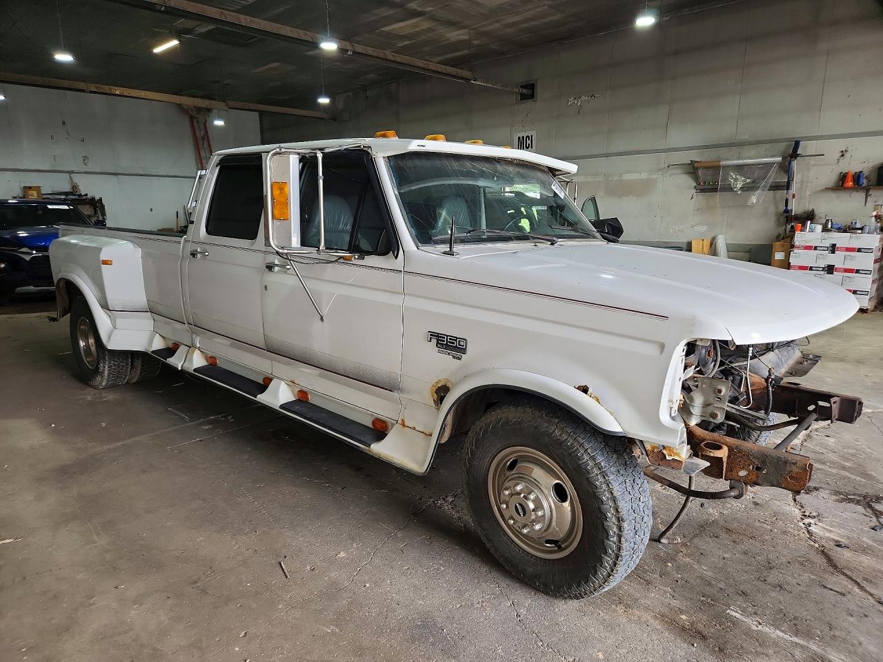 1996 Ford F350 White vin: 1FTJW35F3TEB52489