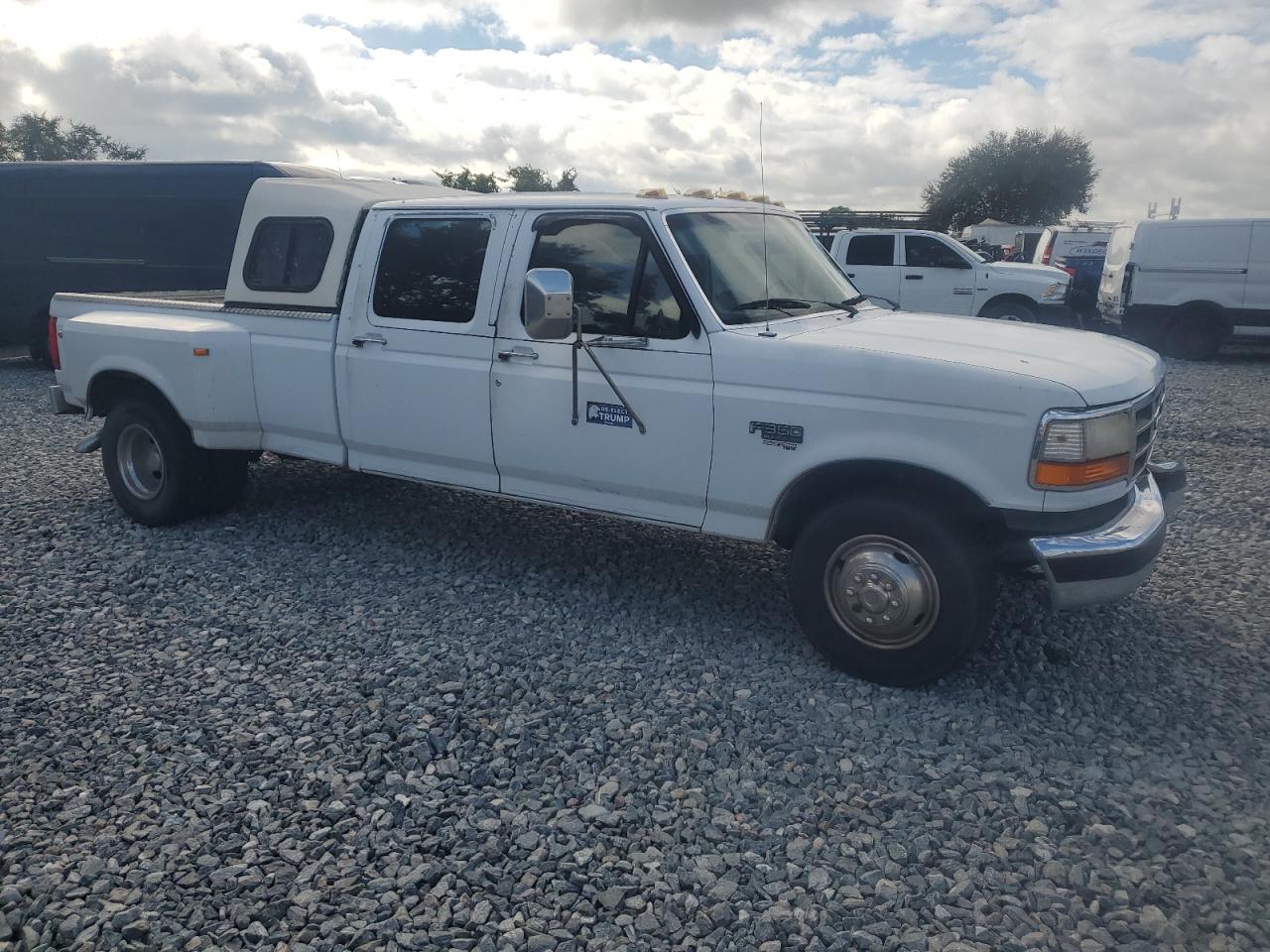 1995 Ford F350 White vin: 1FTJW35F6SEA34015