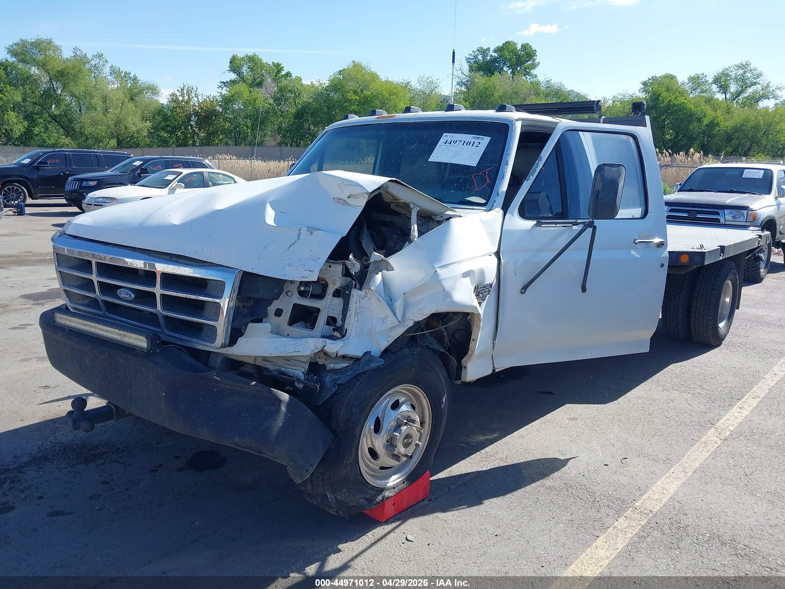 1995 Ford F350   White vin: 1FTJW35F8SEA68702