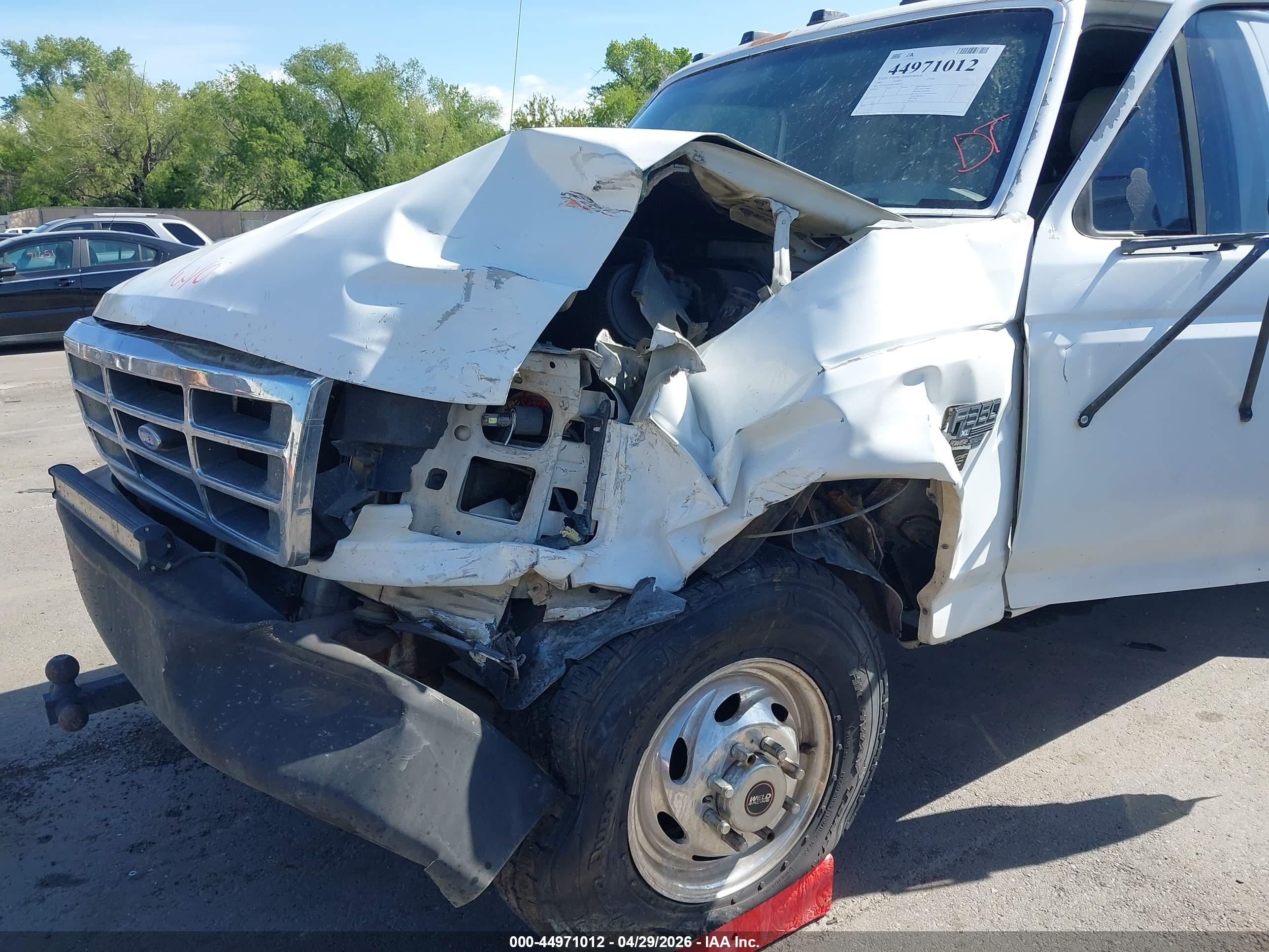 1995 Ford F350   White vin: 1FTJW35F8SEA68702