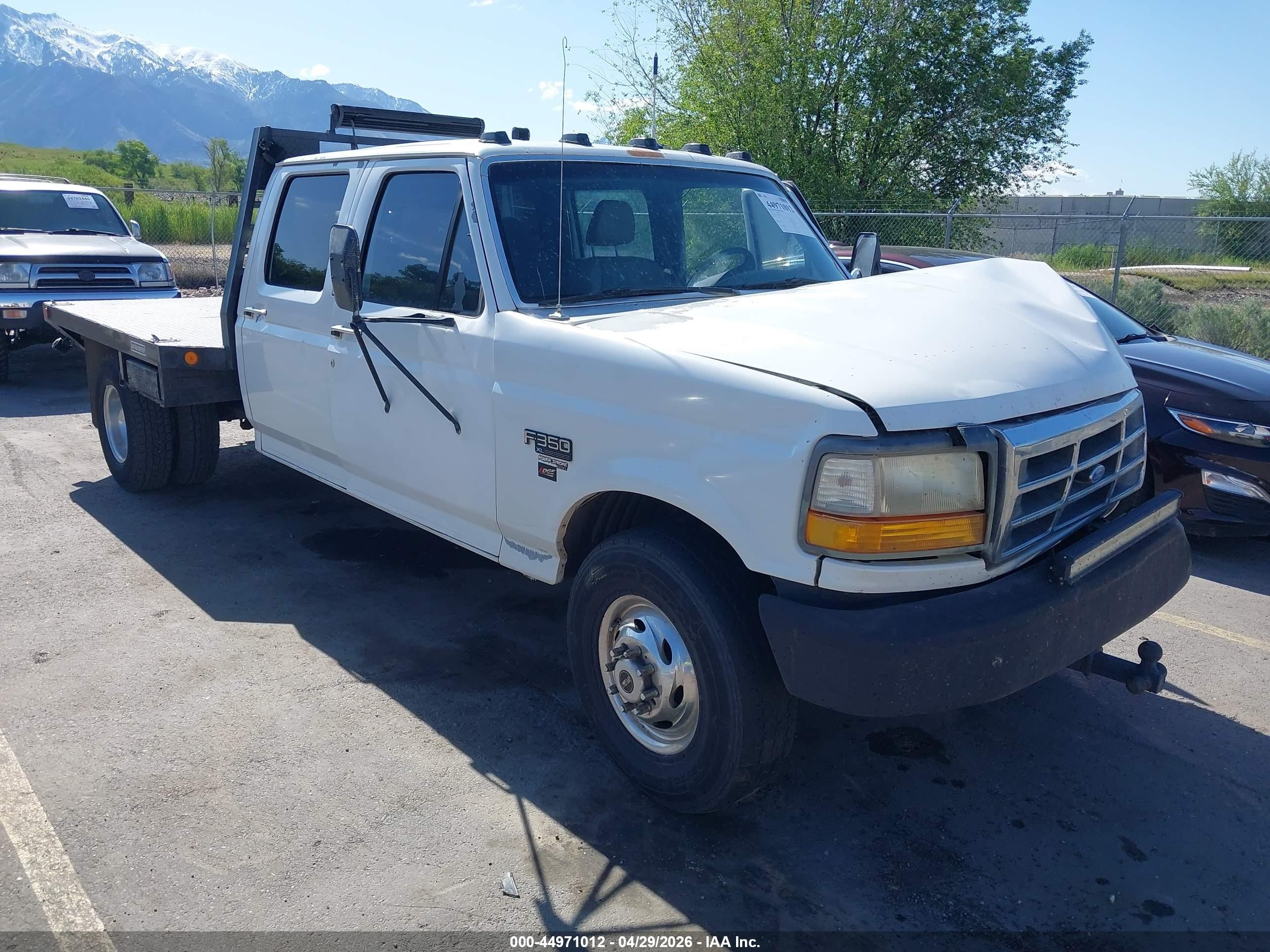 1995 Ford F350   White vin: 1FTJW35F8SEA68702