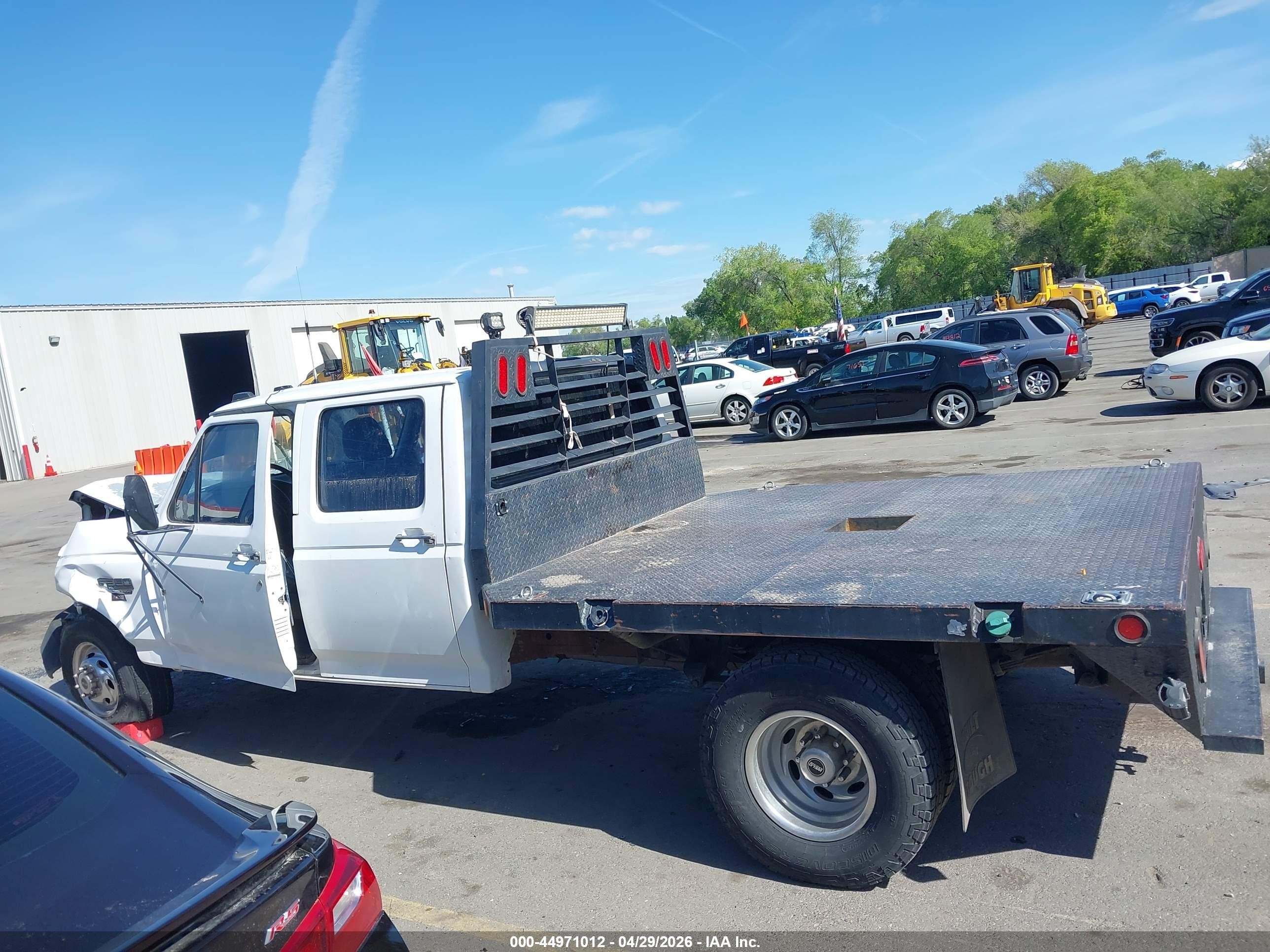 1995 Ford F350   White vin: 1FTJW35F8SEA68702