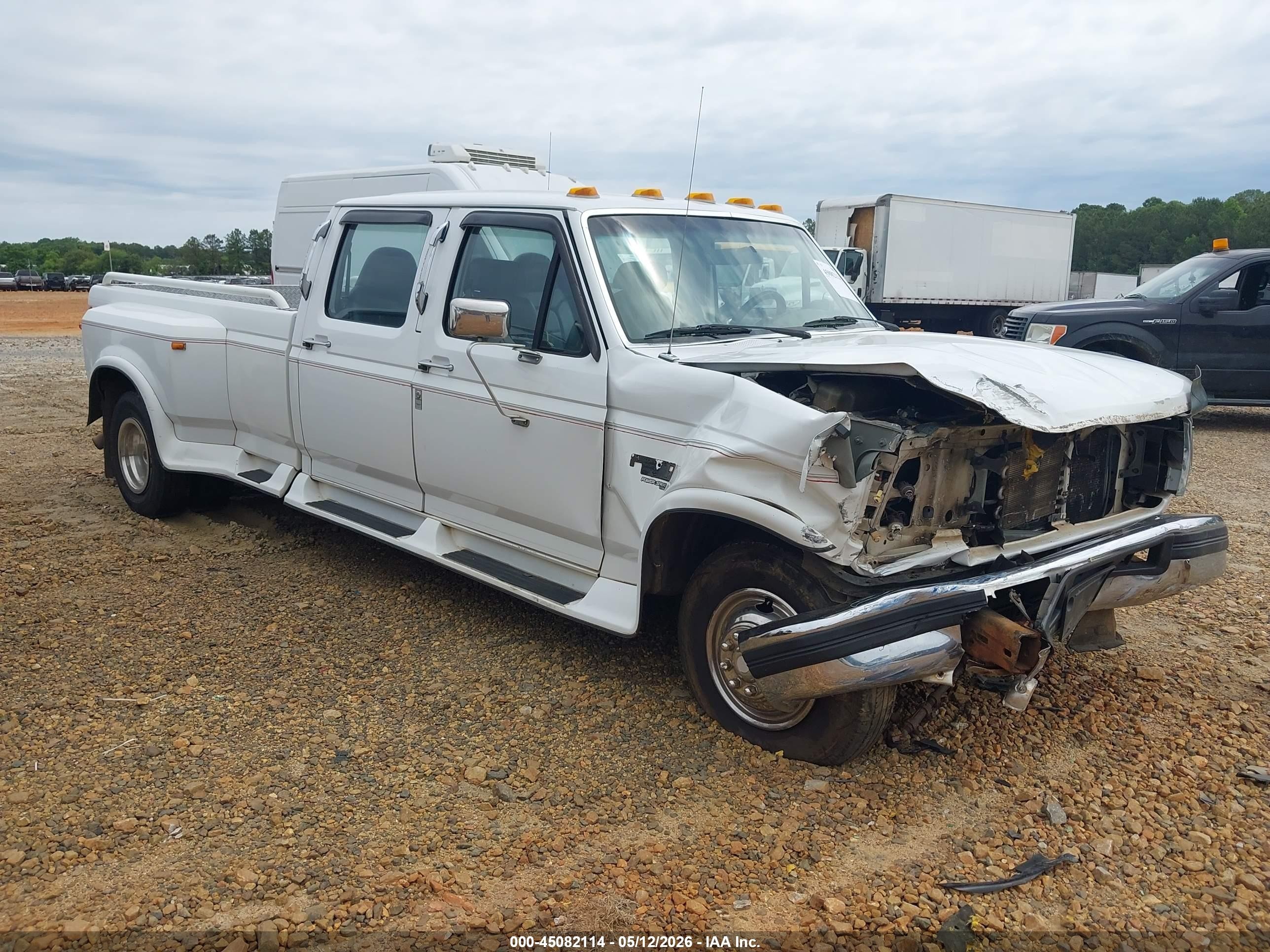1996 Ford F350   White vin: 1FTJW35F8TEB28608