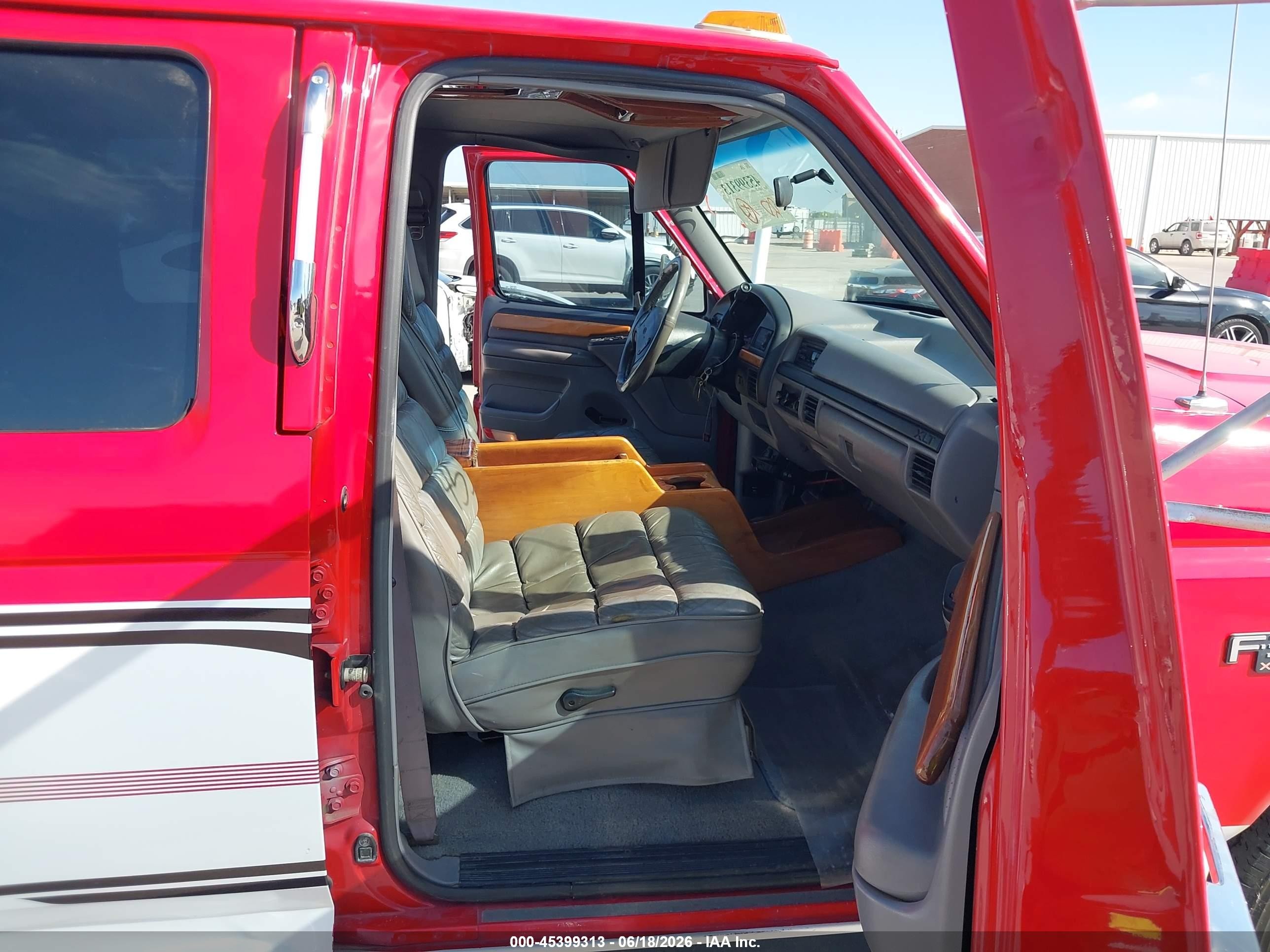 1997 Ford F-350 Xl Red vin: 1FTJW35F8VEA70583