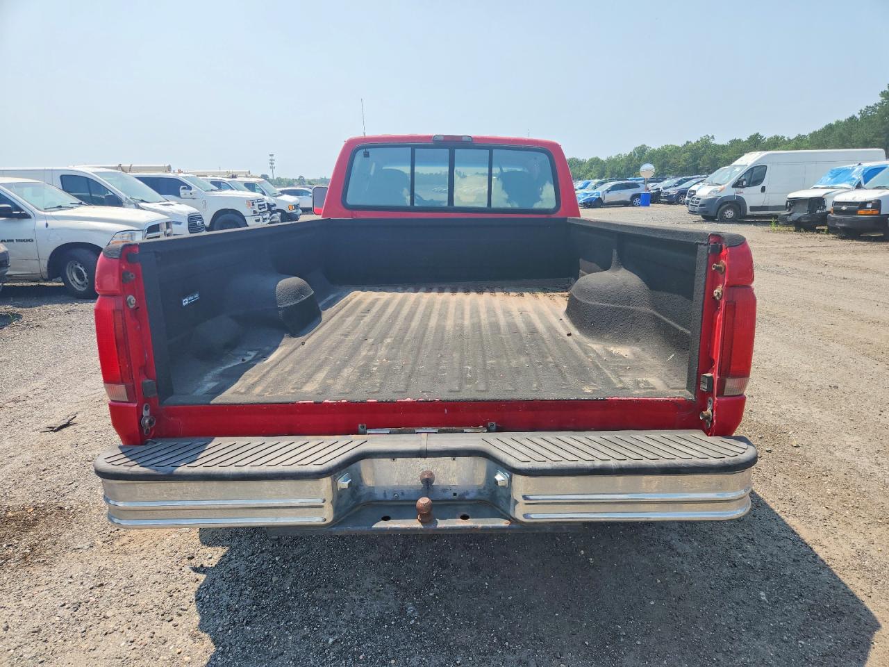 1997 Ford F350 Красный vin: 1FTJW35FXVEB78090
