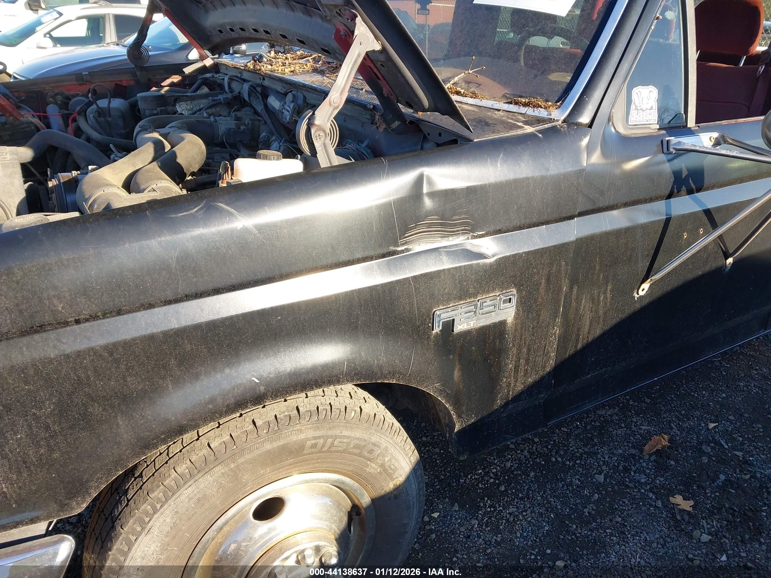 1995 Ford F350   Black vin: 1FTJW35GXSEA01771