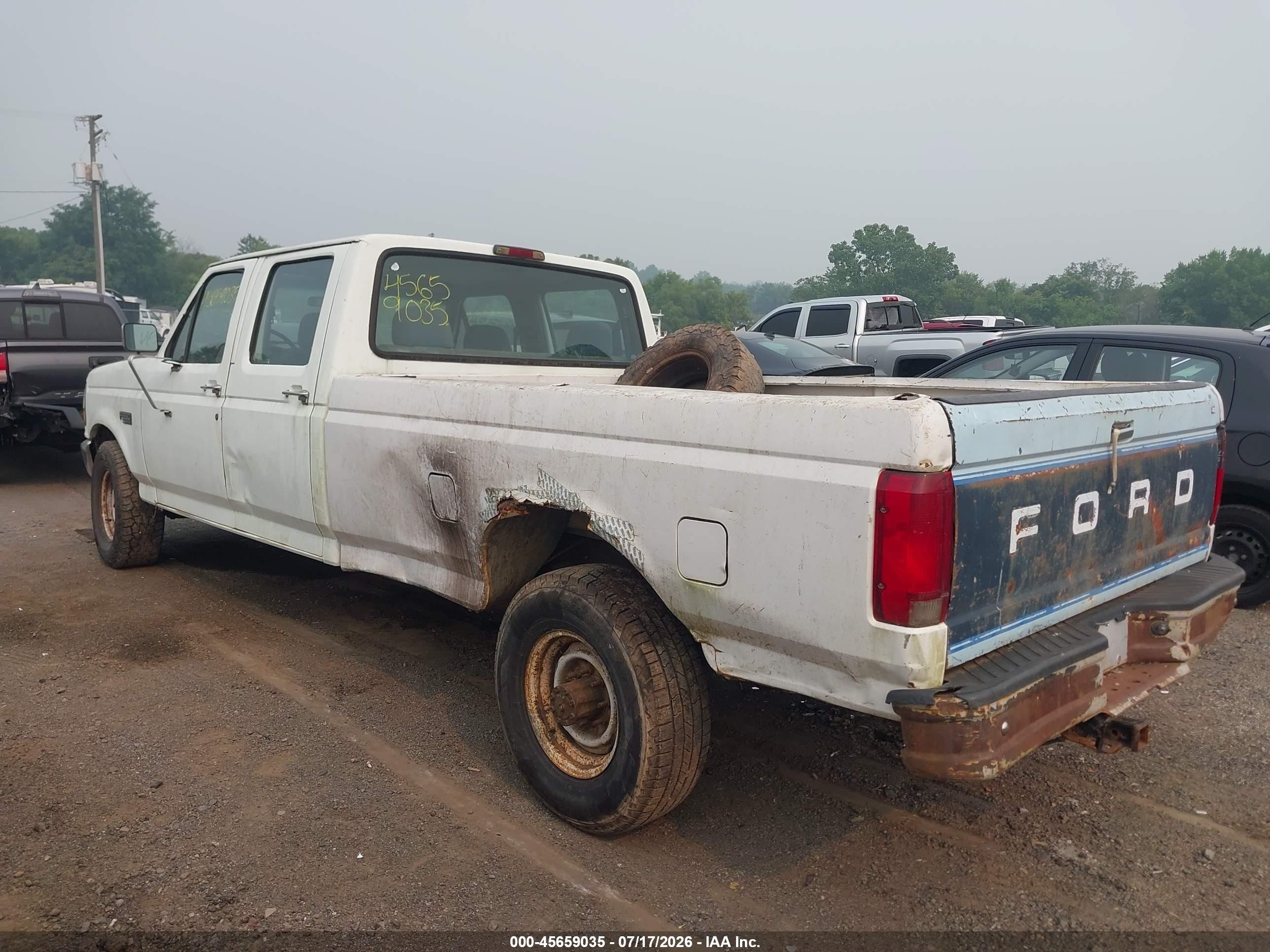 1994 Ford F350   White vin: 1FTJW35H4REA37829