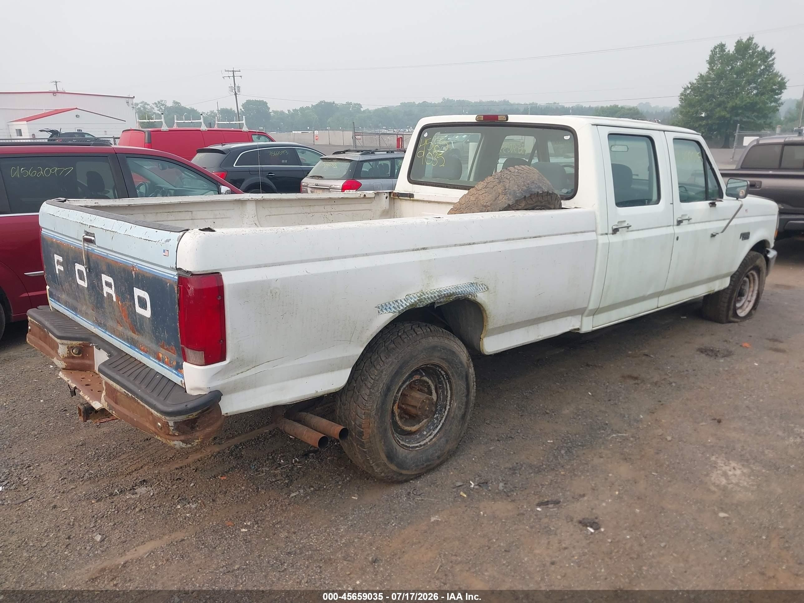 1994 Ford F350   White vin: 1FTJW35H4REA37829