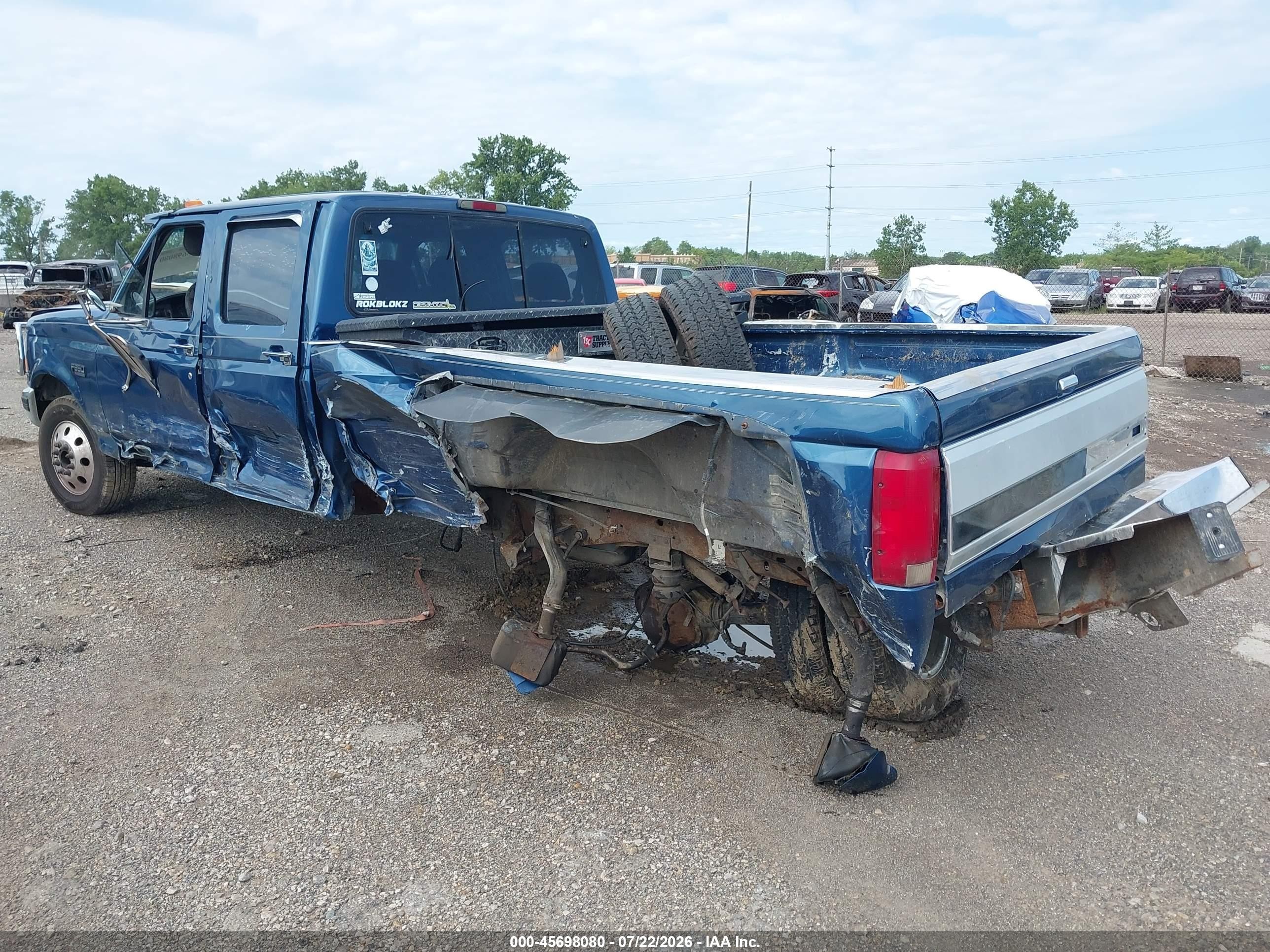 1994 Ford F350   Blue vin: 1FTJW35K6REA43160