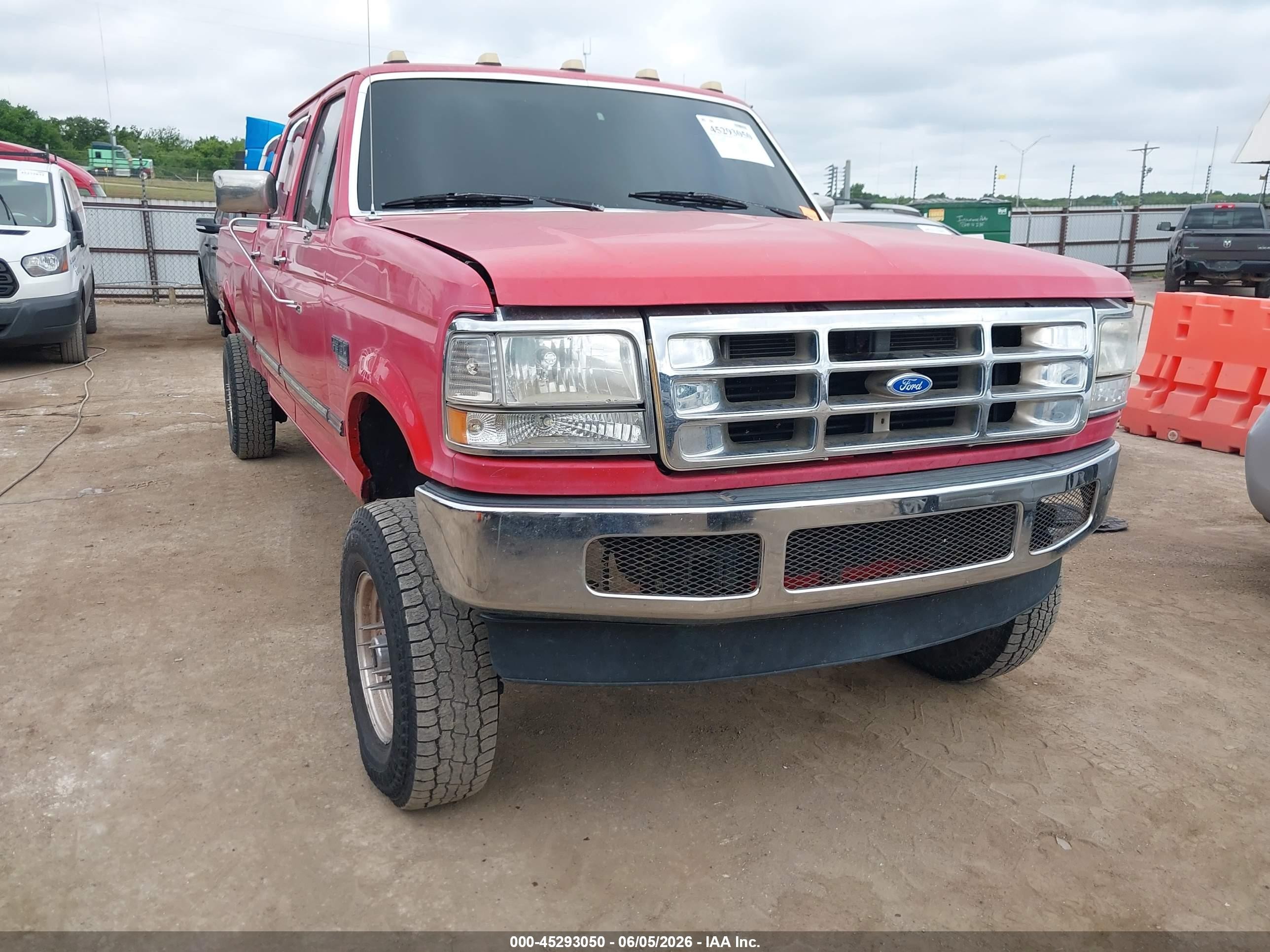 1995 Ford F350   Red vin: 1FTJW36F0SEA41265