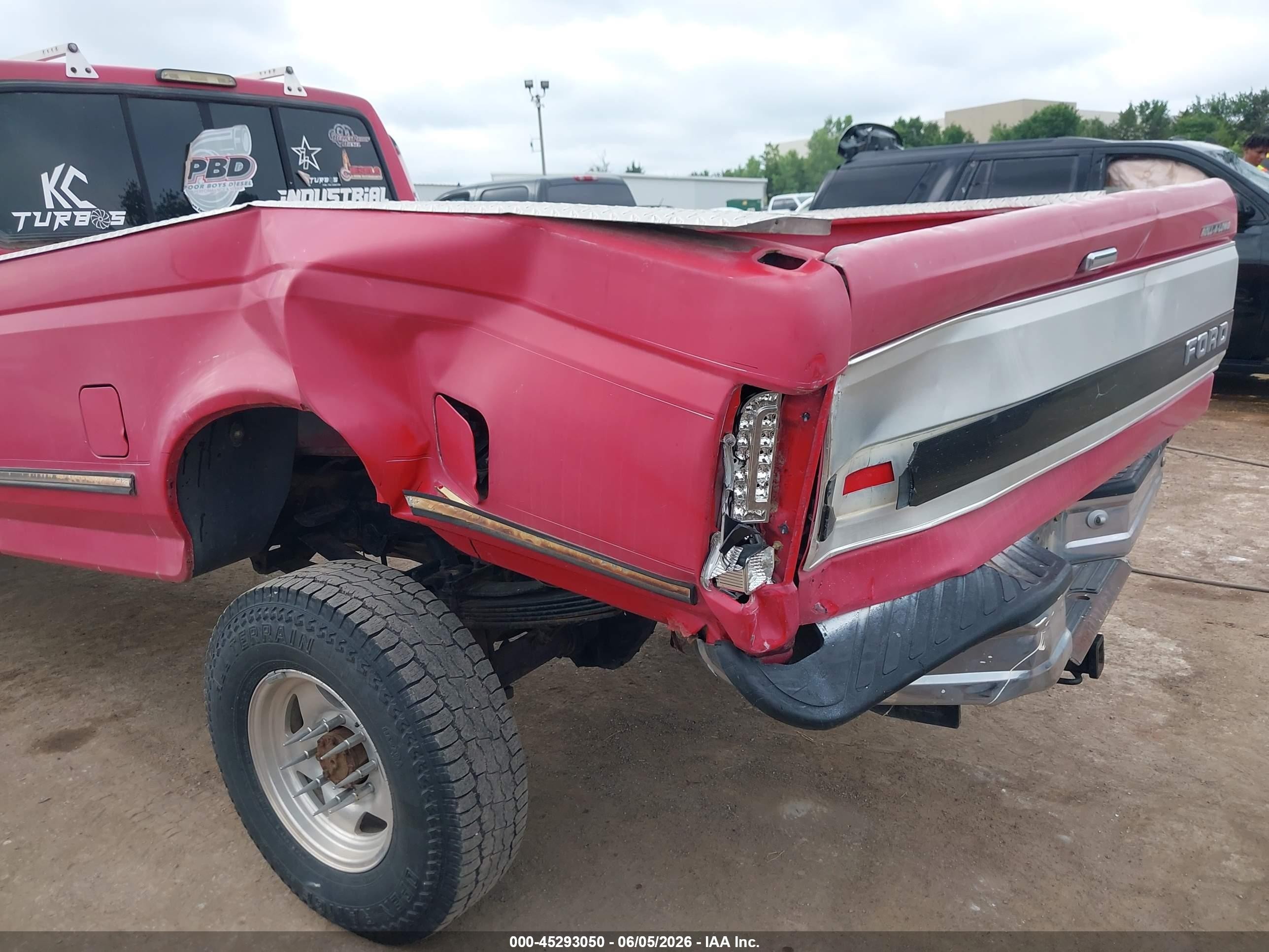 1995 Ford F350   Red vin: 1FTJW36F0SEA41265