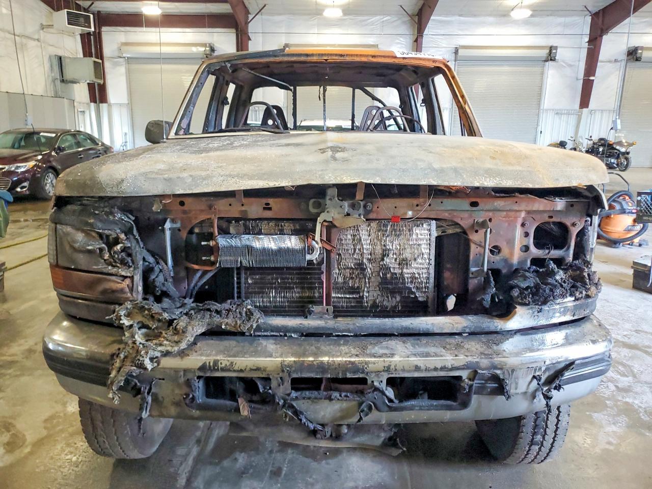 1997 Ford F350 Пожар vin: 1FTJW36F1VEB29598