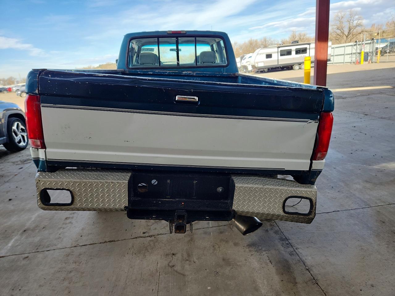 1995 Ford F350 Two Tone vin: 1FTJW36F5SEA22081