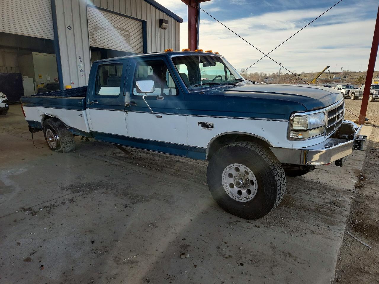1995 Ford F350 Two Tone vin: 1FTJW36F5SEA22081