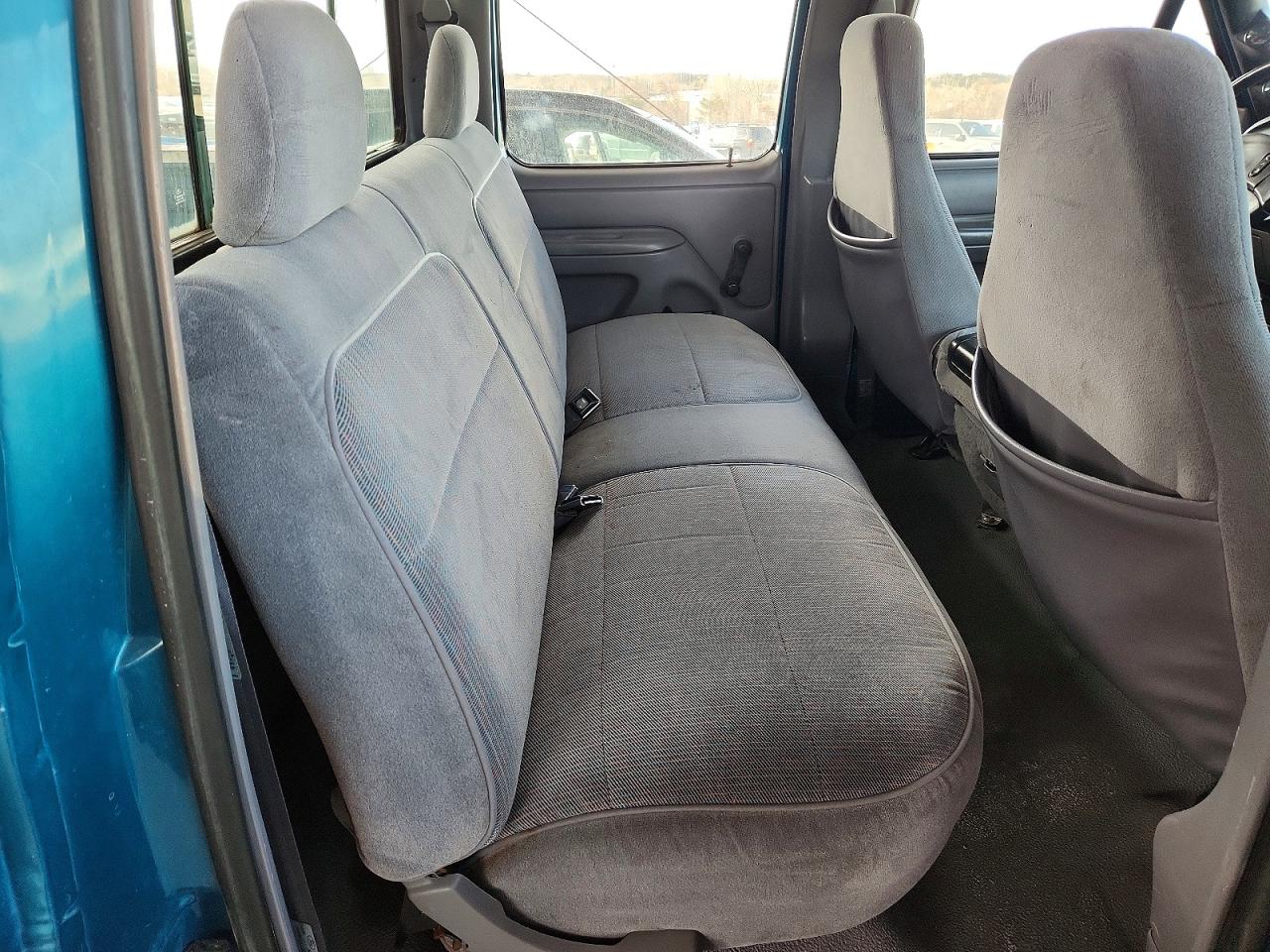 1995 Ford F350 Two Tone vin: 1FTJW36F5SEA22081