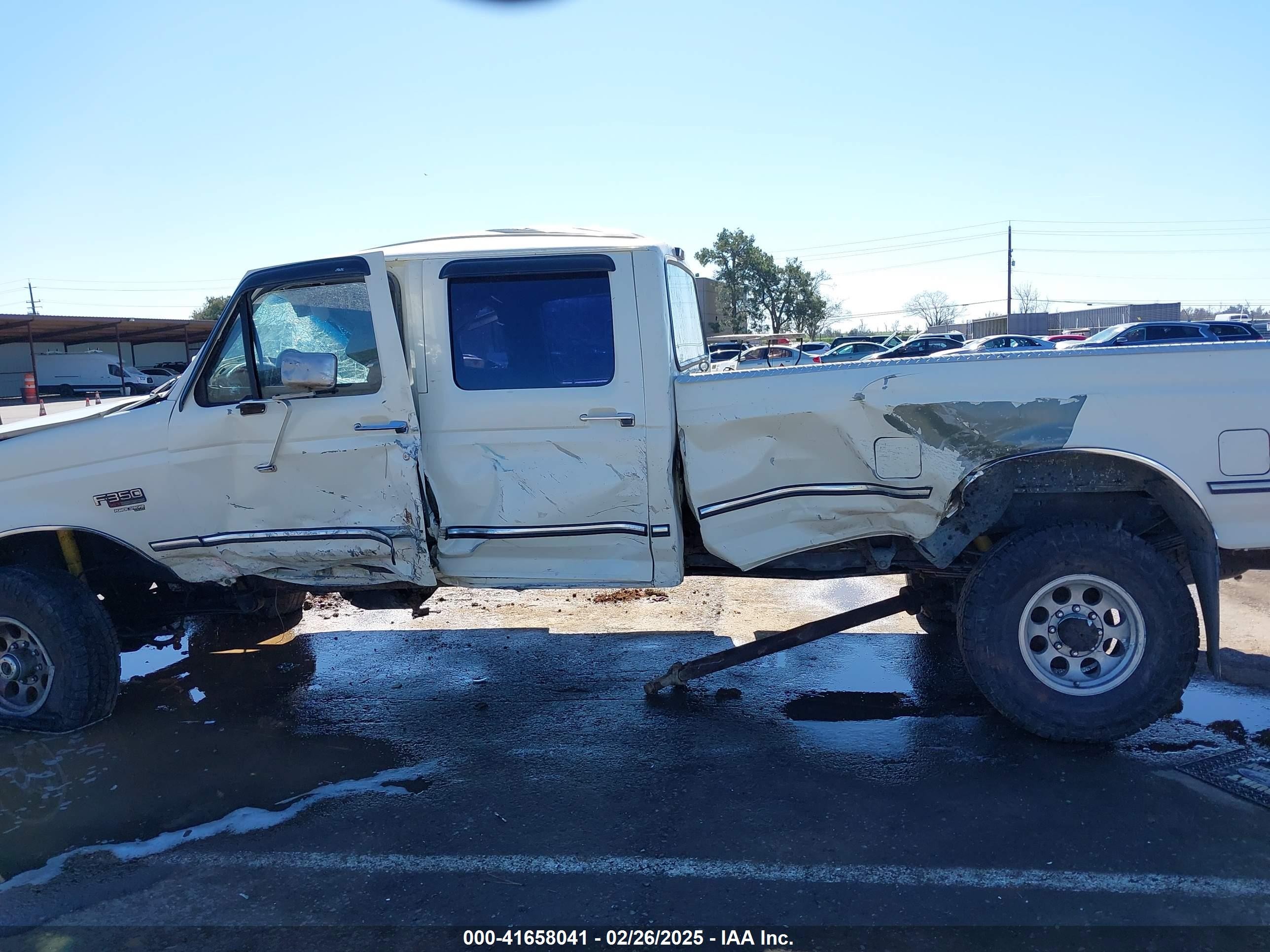 1995 Ford F350   White vin: 1FTJW36F5SEA51337