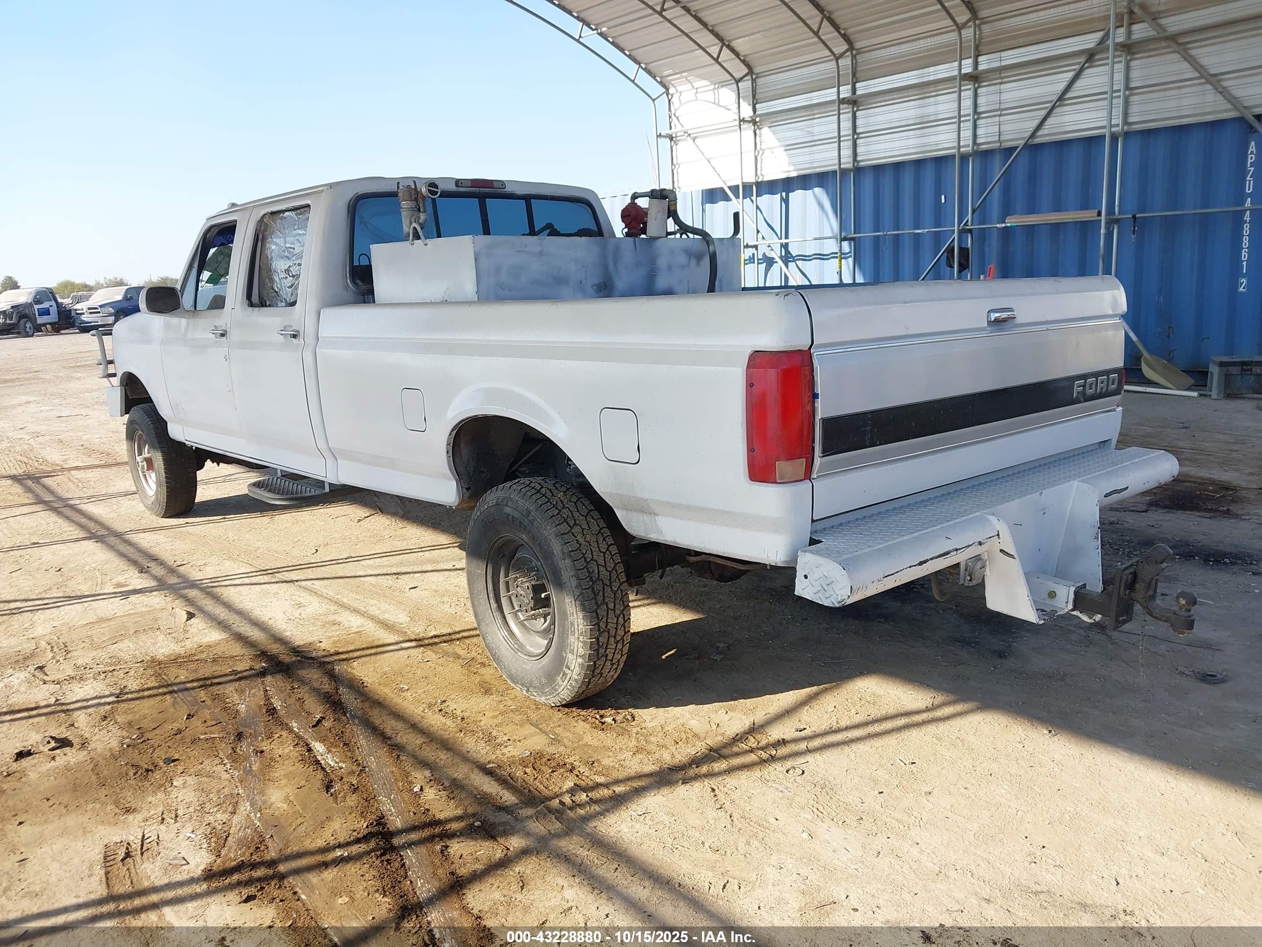1995 Ford F350   White vin: 1FTJW36F5SEA82040
