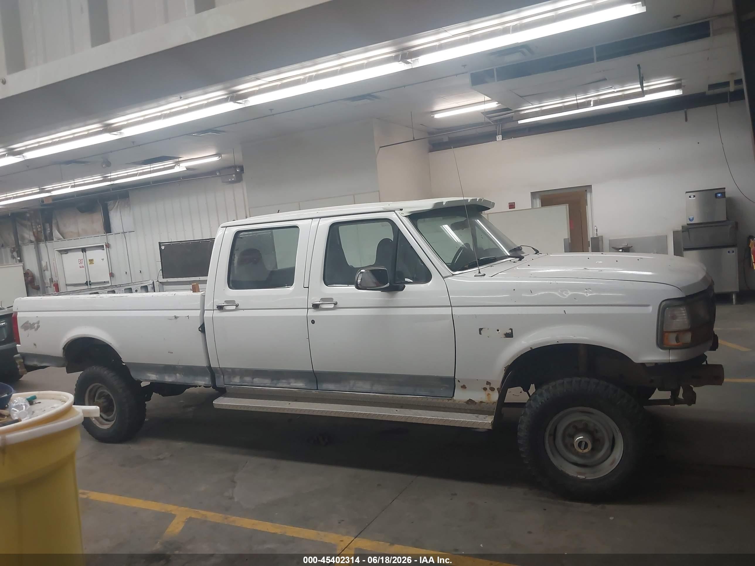 1997 Ford F-350 Xl White vin: 1FTJW36F8VEB17822