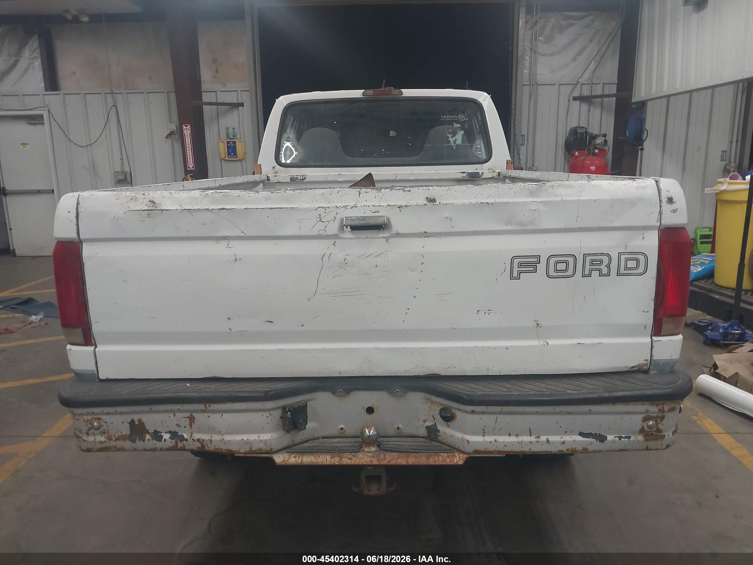 1997 Ford F-350 Xl White vin: 1FTJW36F8VEB17822