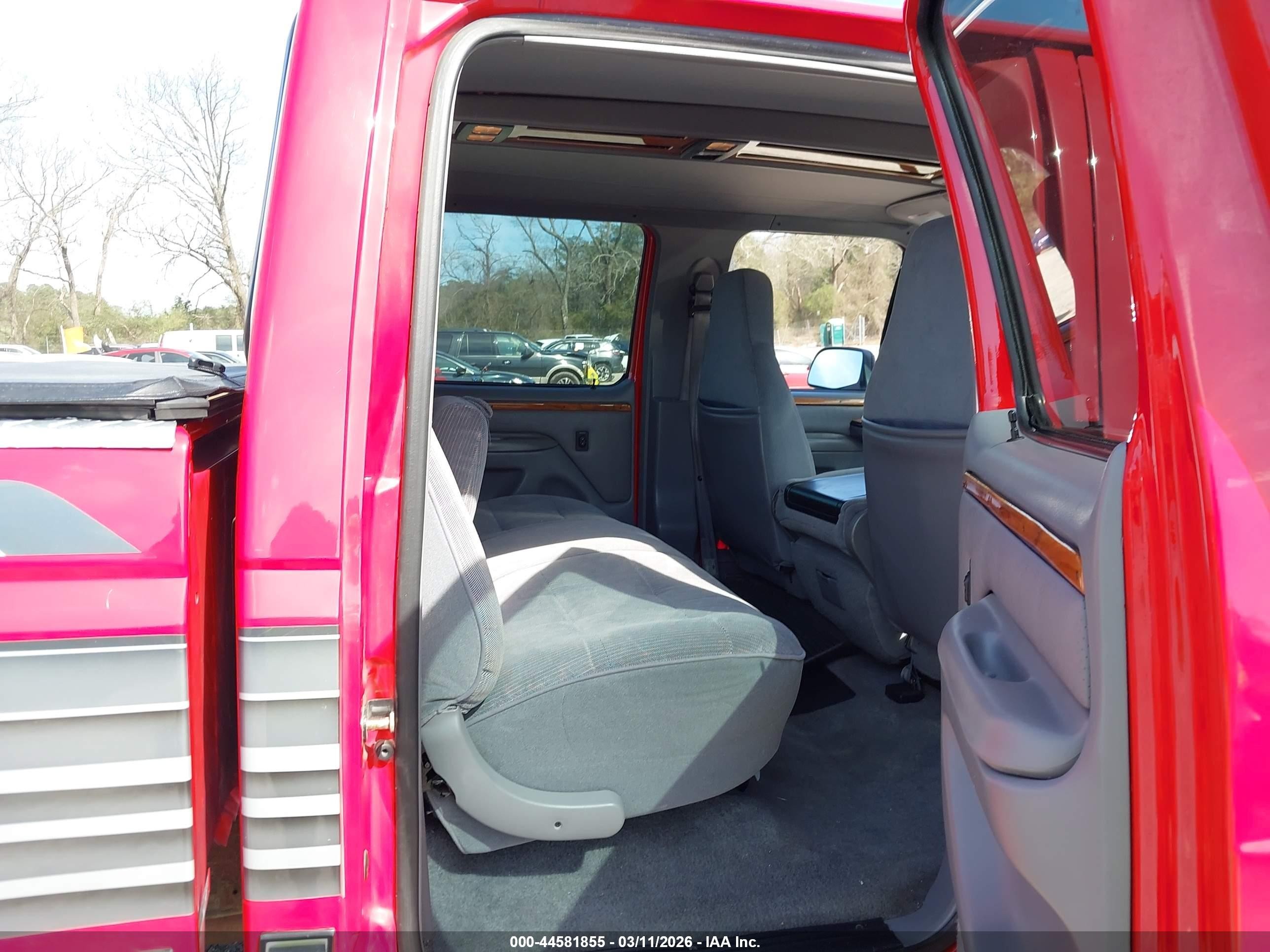 1997 Ford F-350 Xl Red vin: 1FTJW36G2VEB98521