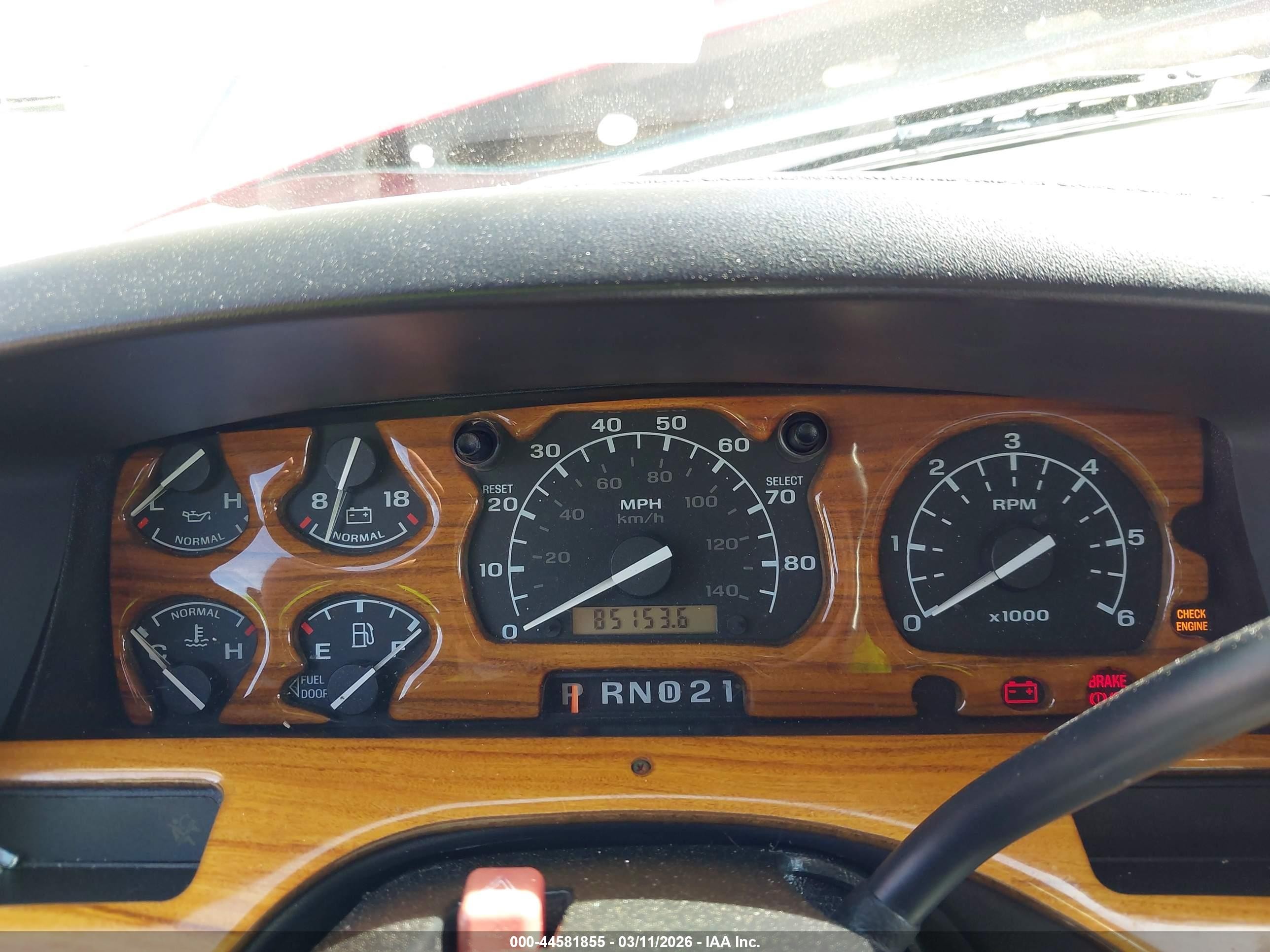 1997 Ford F-350 Xl Red vin: 1FTJW36G2VEB98521