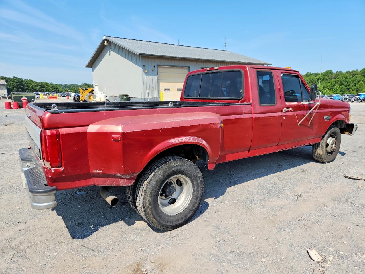 1996 Ford F350 Red vin: 1FTJX35F1TEA59838
