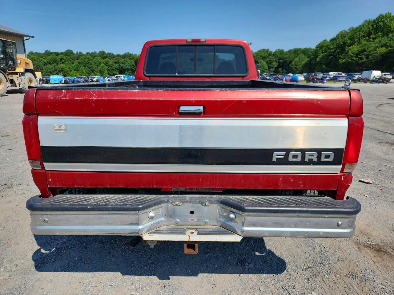 1996 Ford F350 Red vin: 1FTJX35F1TEA59838